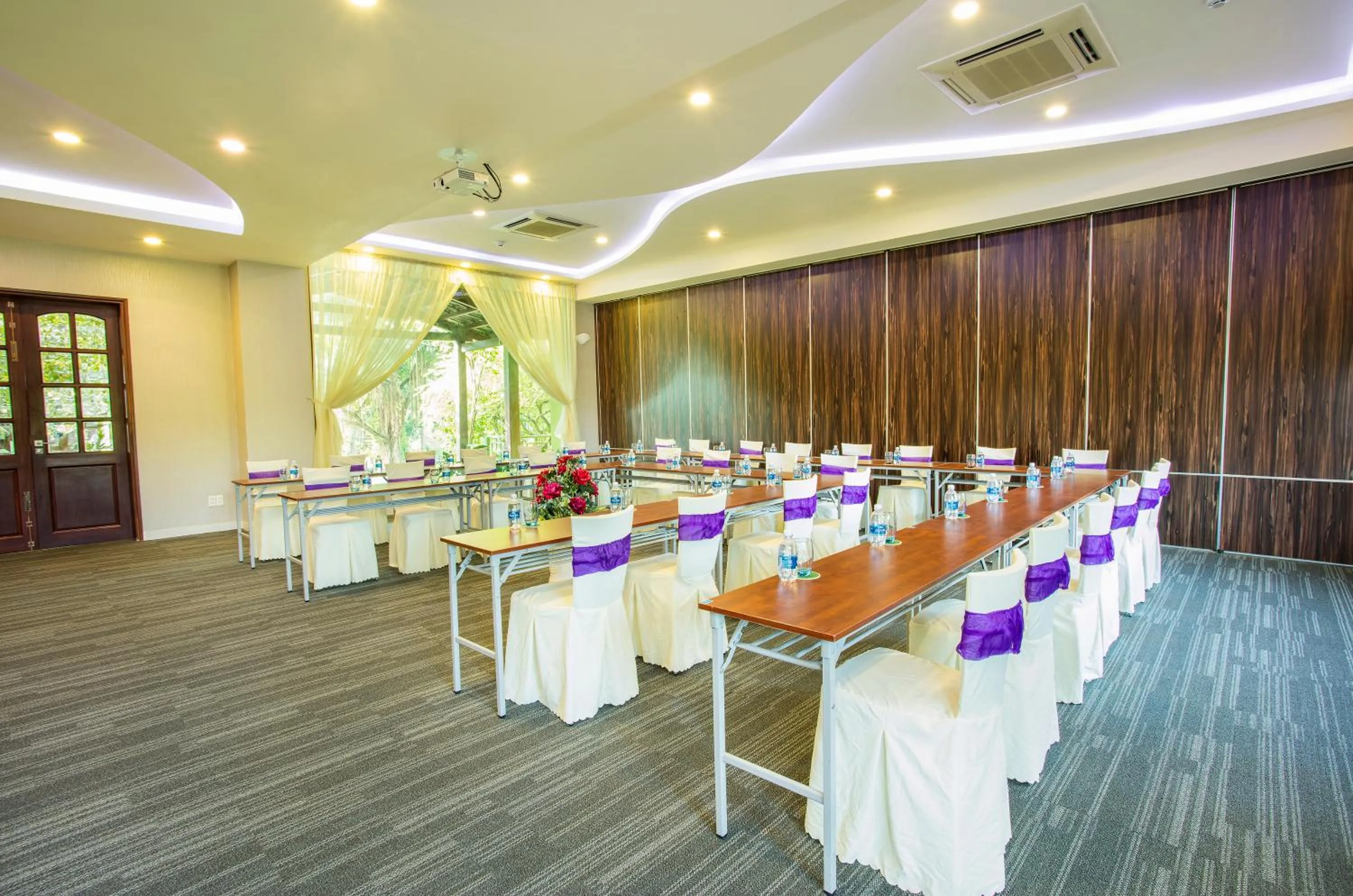 Banquet/Function facilities in Cat Tien Jungle Lodge