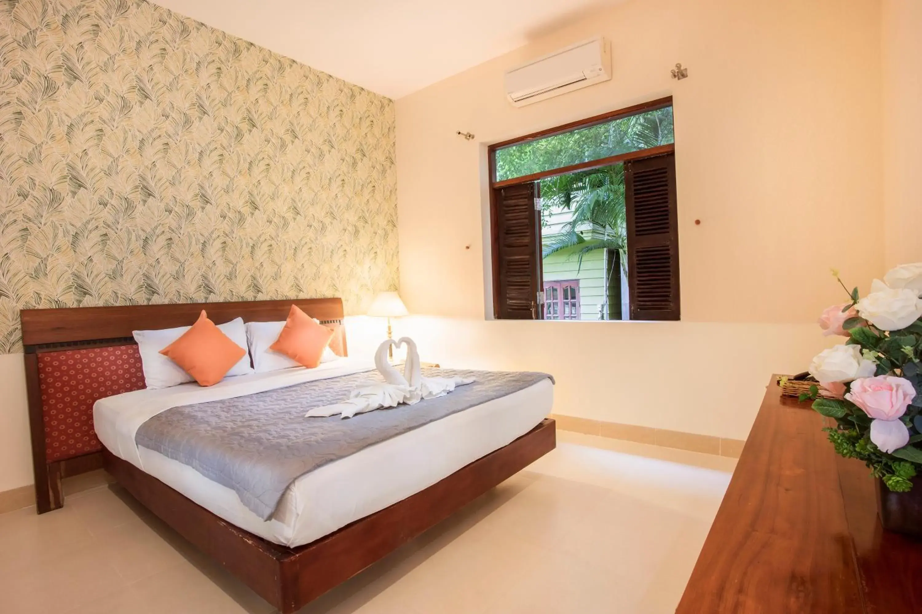Bedroom, Bed in Cat Tien Jungle Lodge Bedroom, Bed in Cat Tien Jungle Lodge