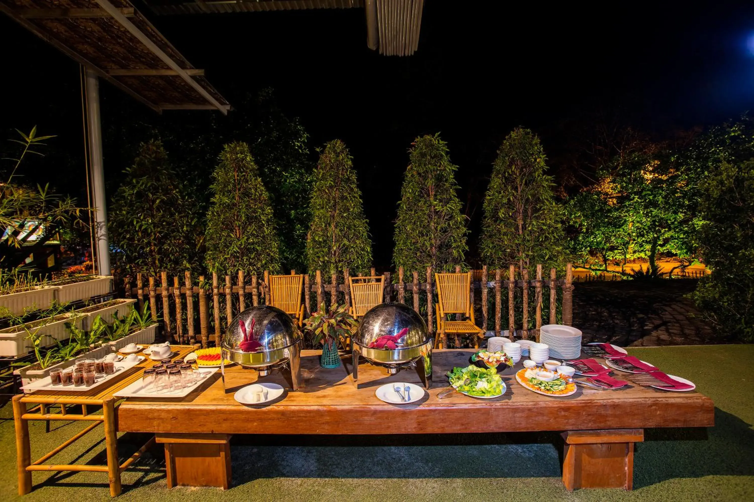 Restaurant/places to eat in Cat Tien Jungle Lodge Restaurant/places to eat in Cat Tien Jungle Lodge