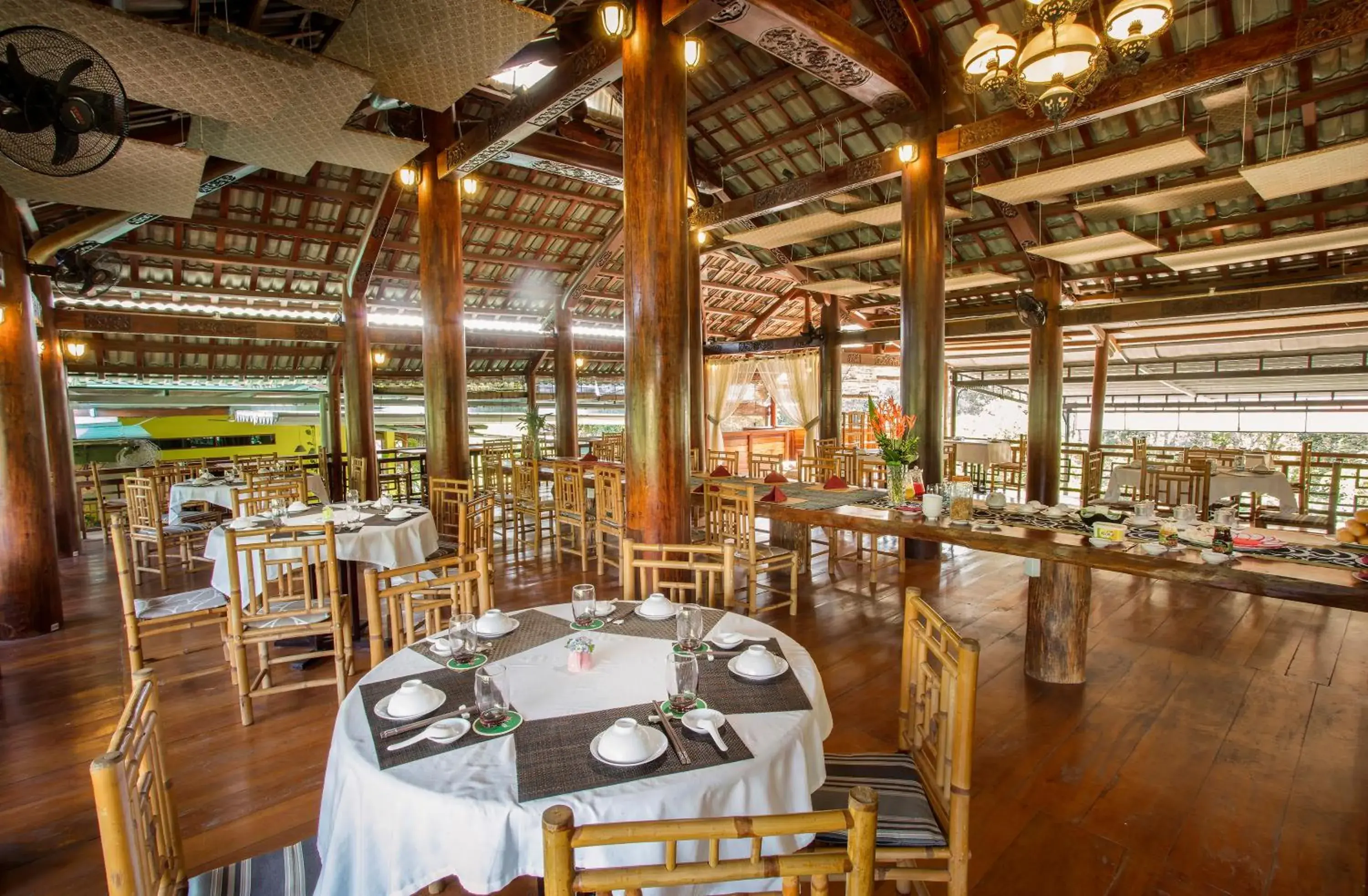 Restaurant/places to eat in Cat Tien Jungle Lodge Restaurant/places to eat in Cat Tien Jungle Lodge