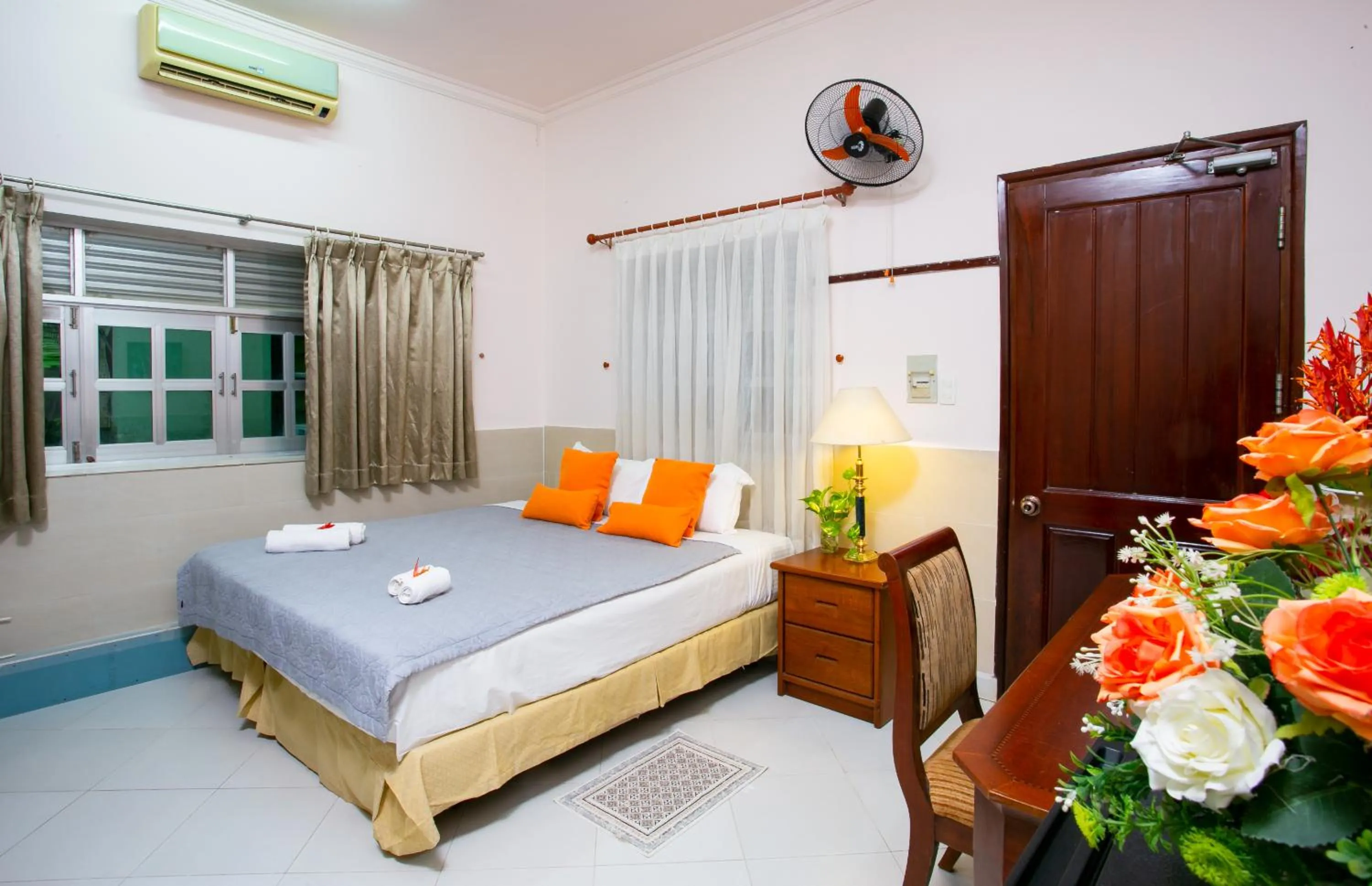 Bed in Cat Tien Jungle Lodge