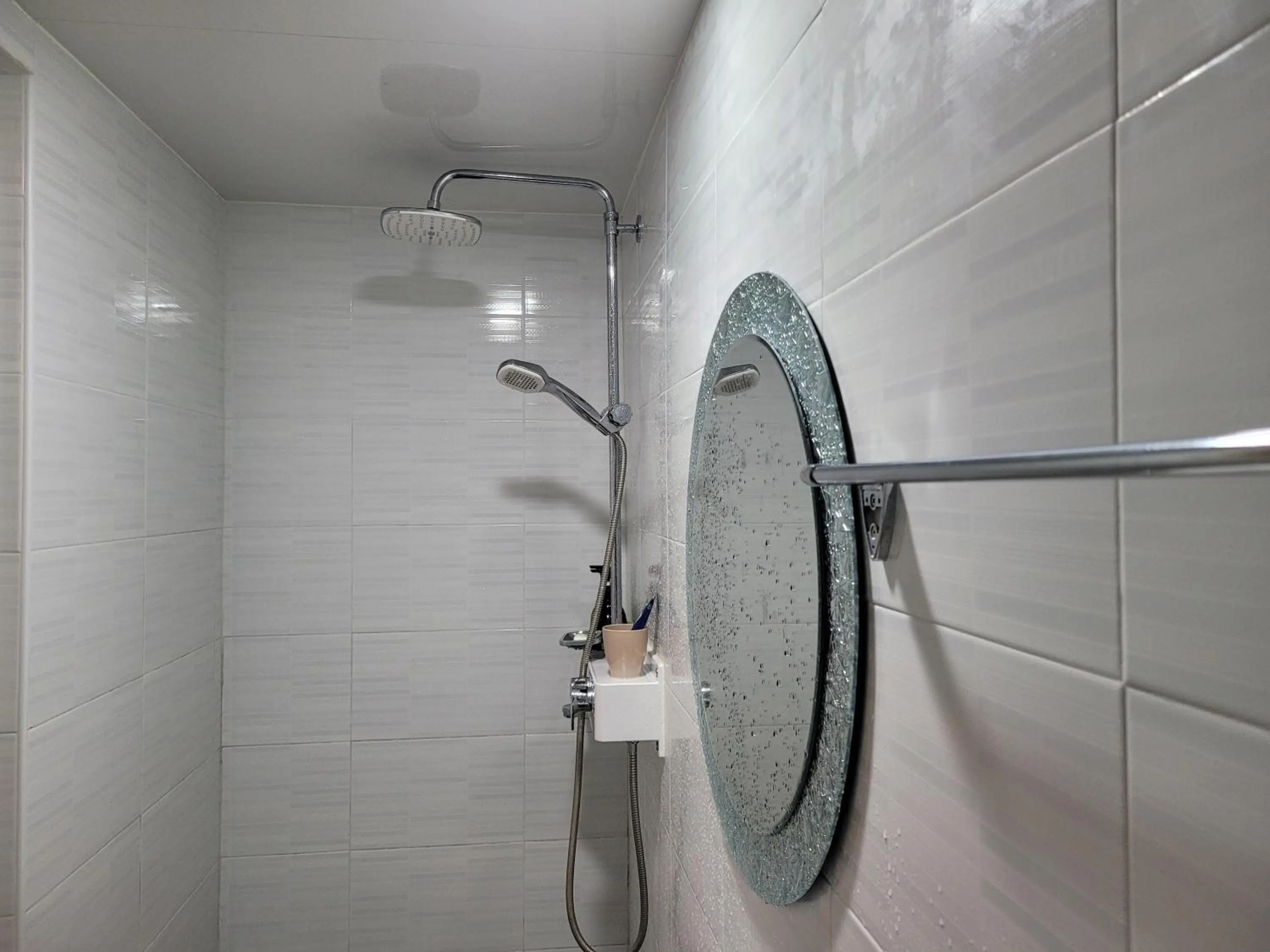 Shower in Jeju Vision House