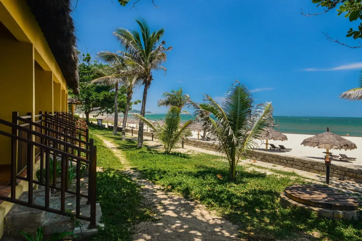Bungalow - Beach Front in White Sand Resort Mui Ne Bungalow - Beach Front in White Sand Resort Mui Ne