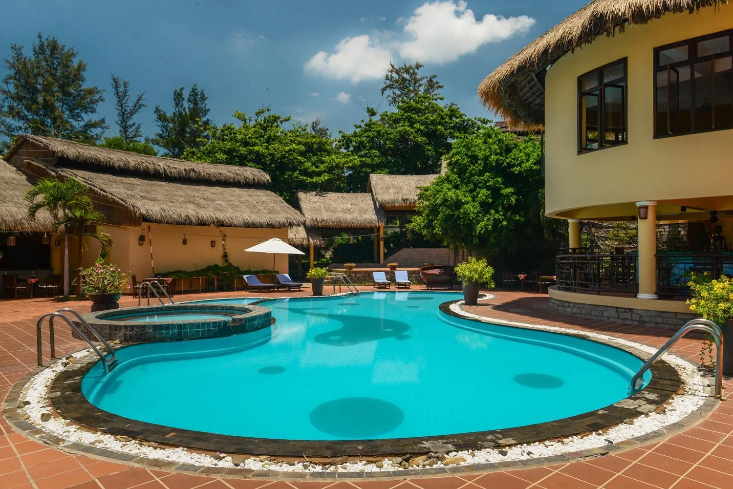 Swimming pool in White Sand Resort Mui Ne