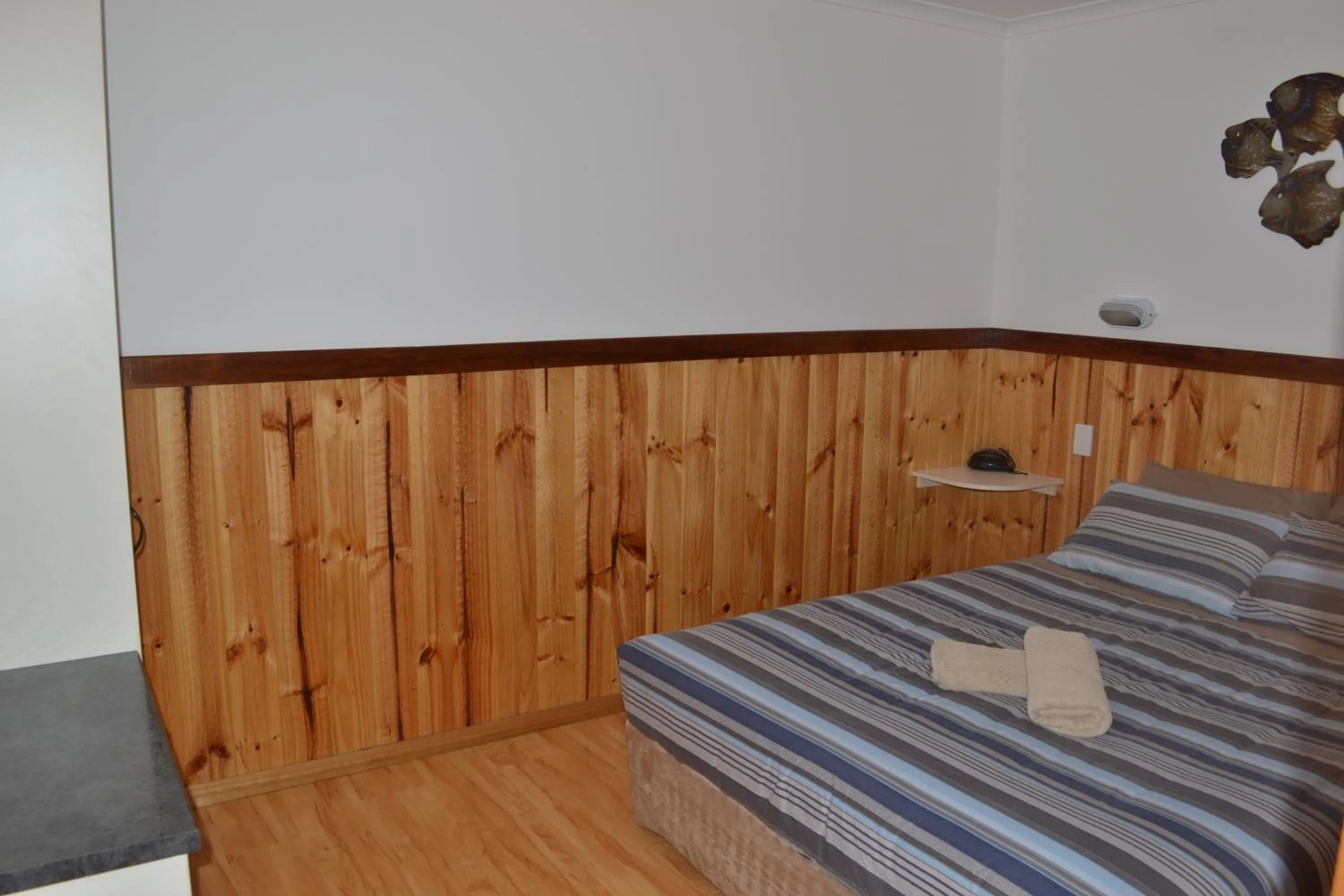 Photo of the whole room, Bed in Captain Cook Holiday Park