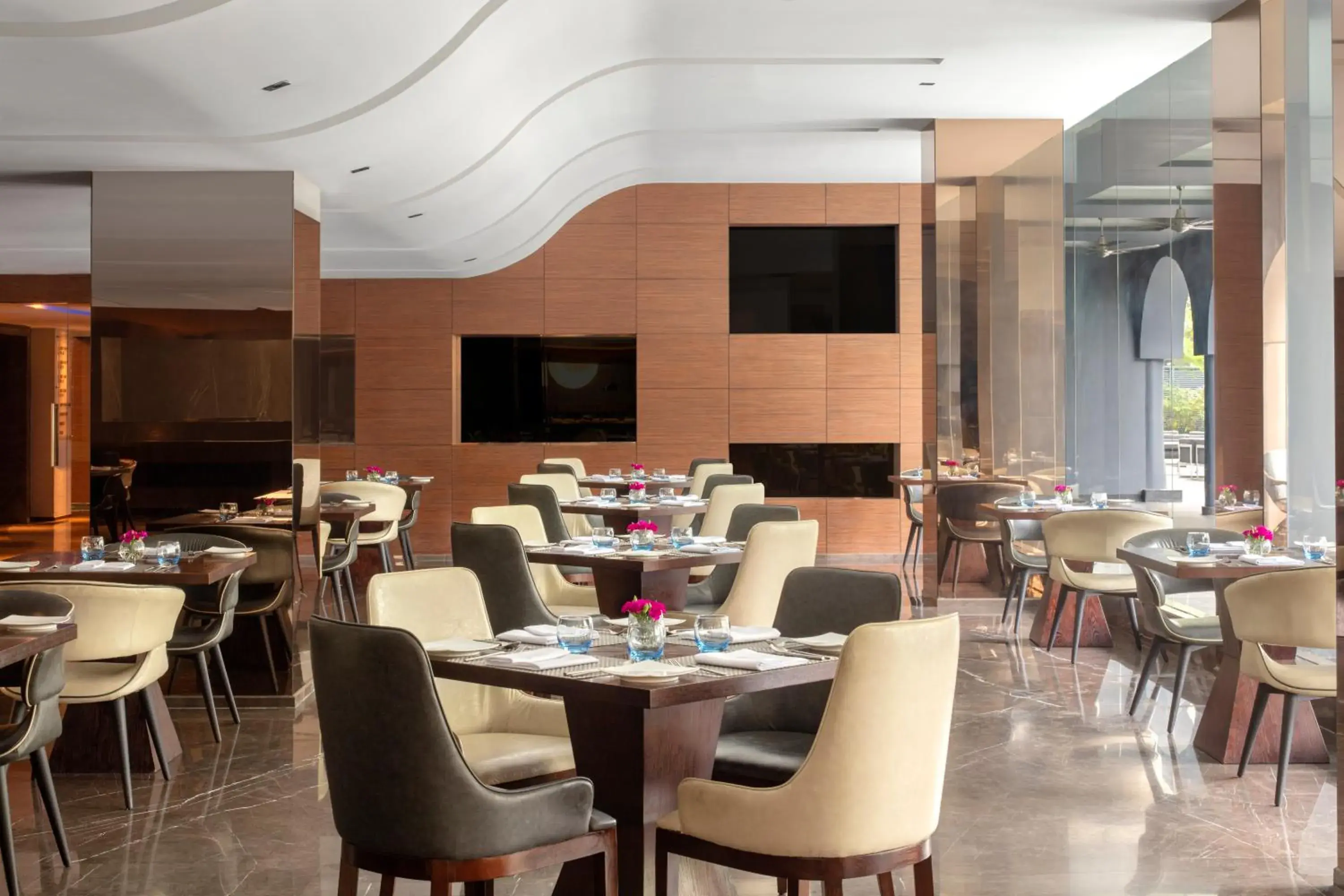 Restaurant/places to eat in Radisson Blu Atria Bengaluru Restaurant/places to eat in Radisson Blu Atria Bengaluru