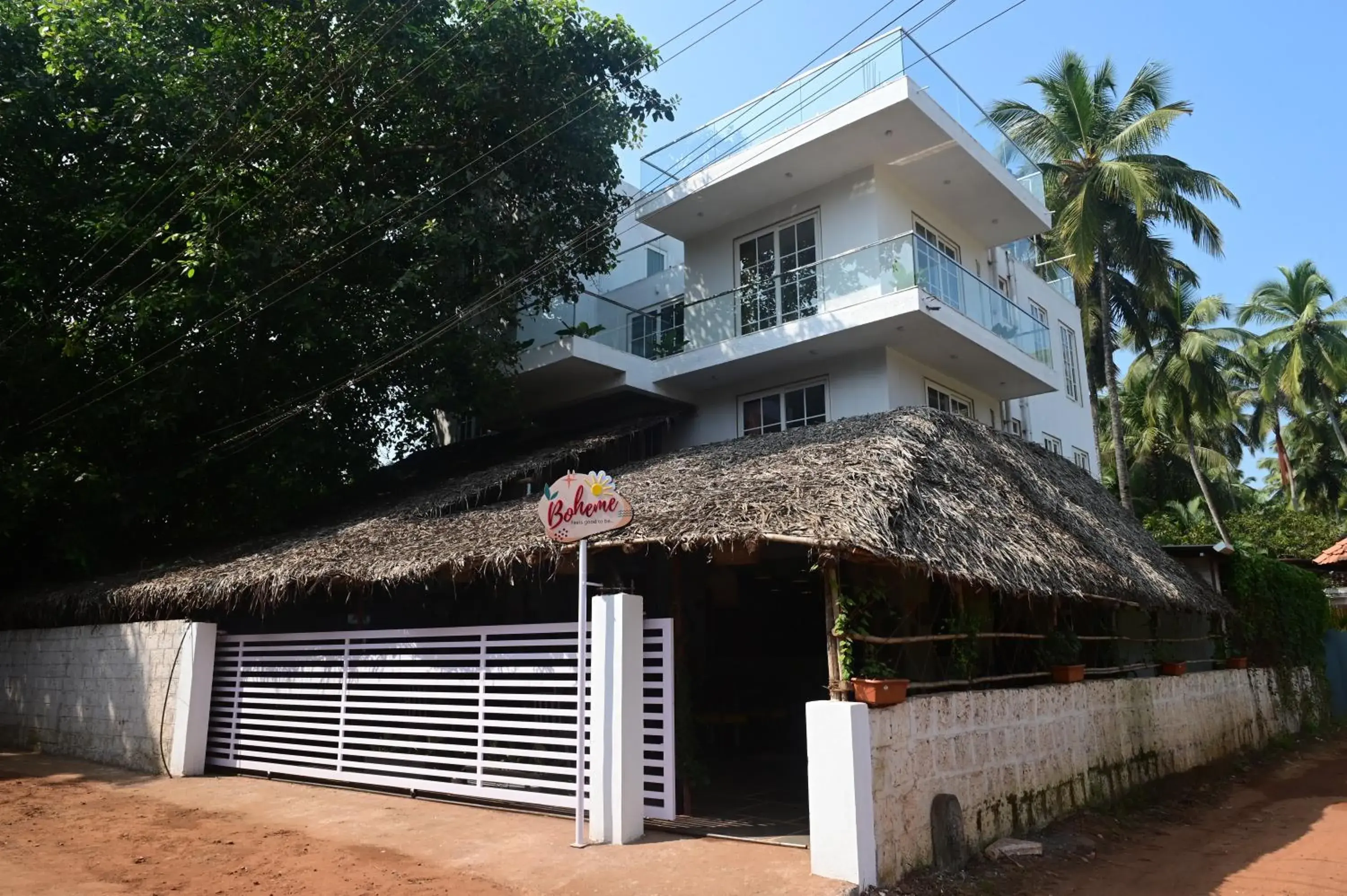 Property building in Boheme Property building in Boheme