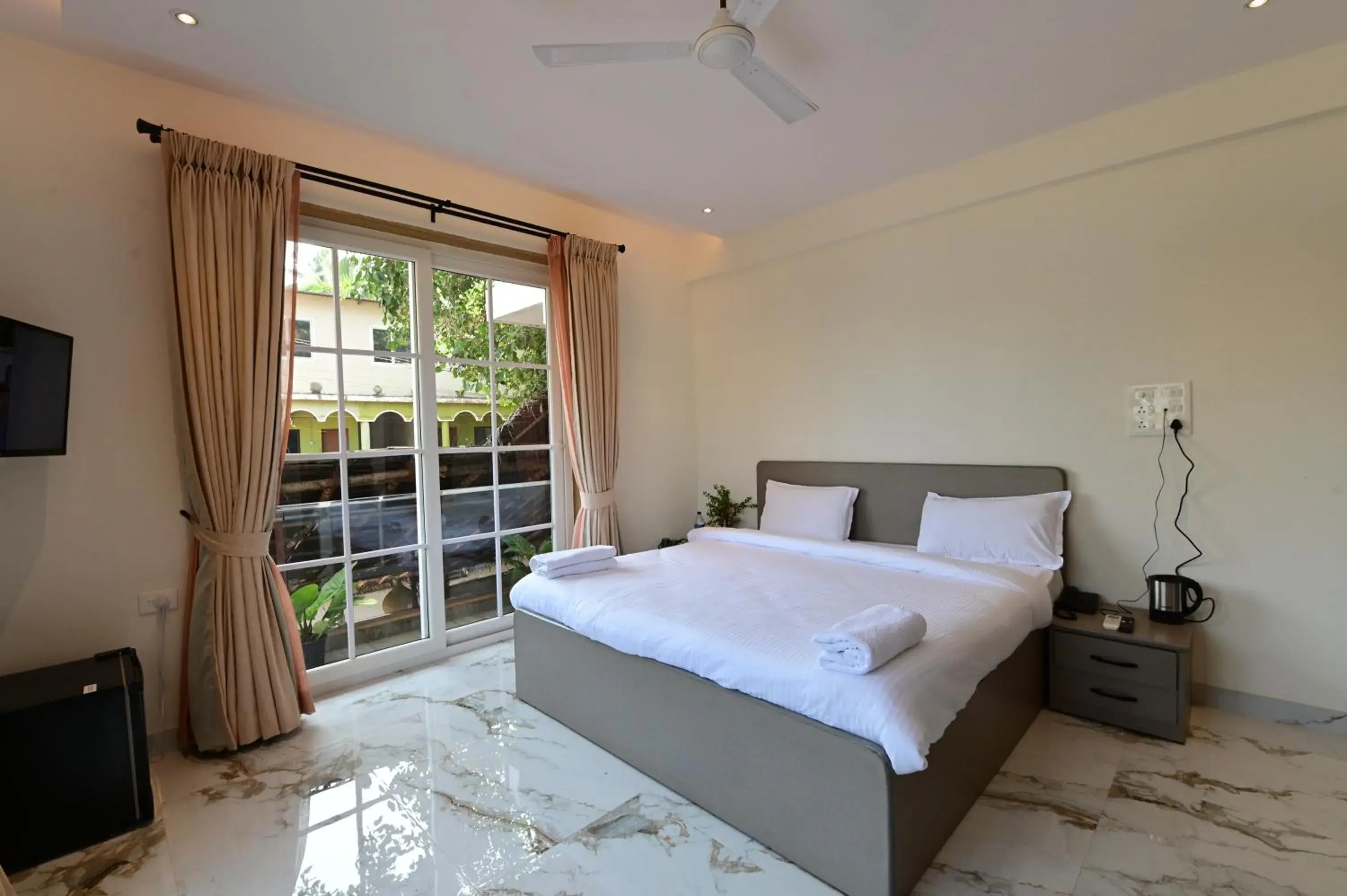 TV and multimedia, Bed in Boheme TV and multimedia, Bed in Boheme