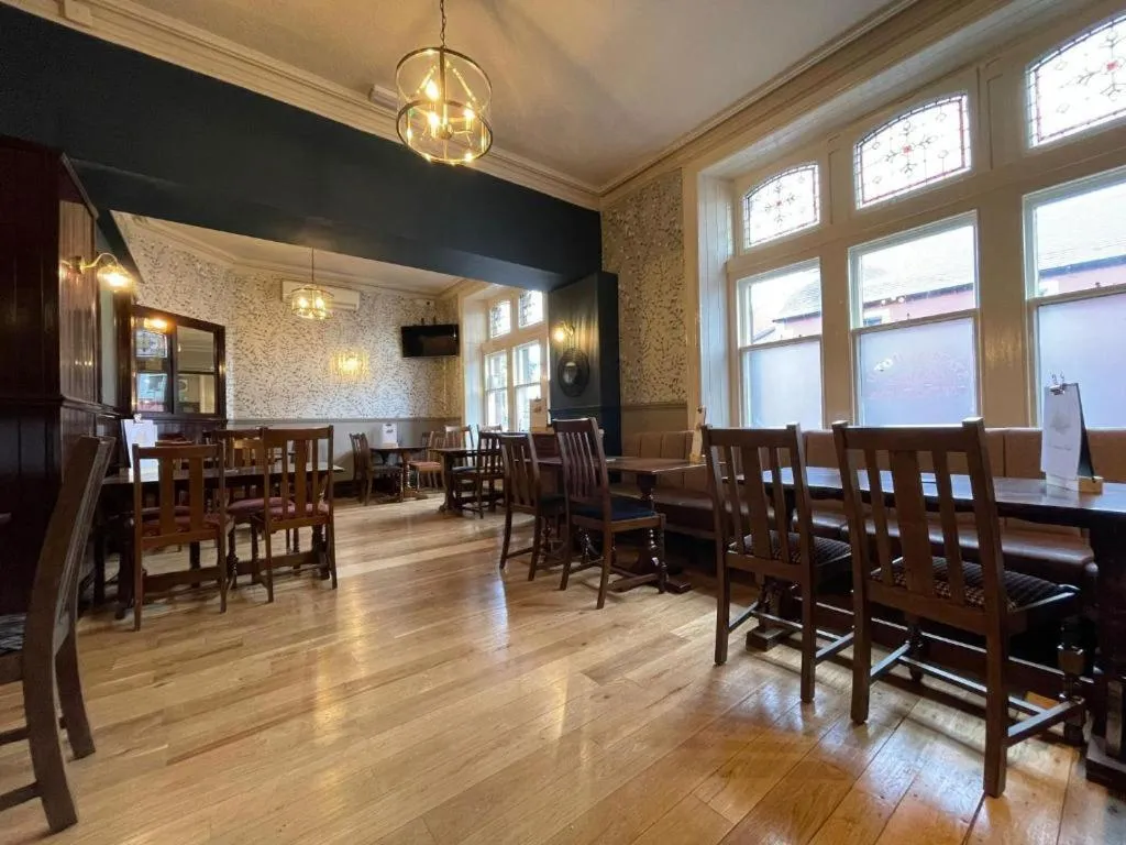 Dining area in OYO The Station Hotel Penrith