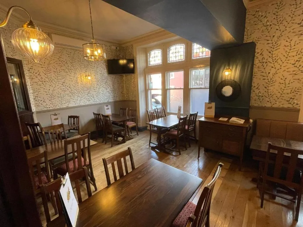 Dining area in OYO The Station Hotel Penrith