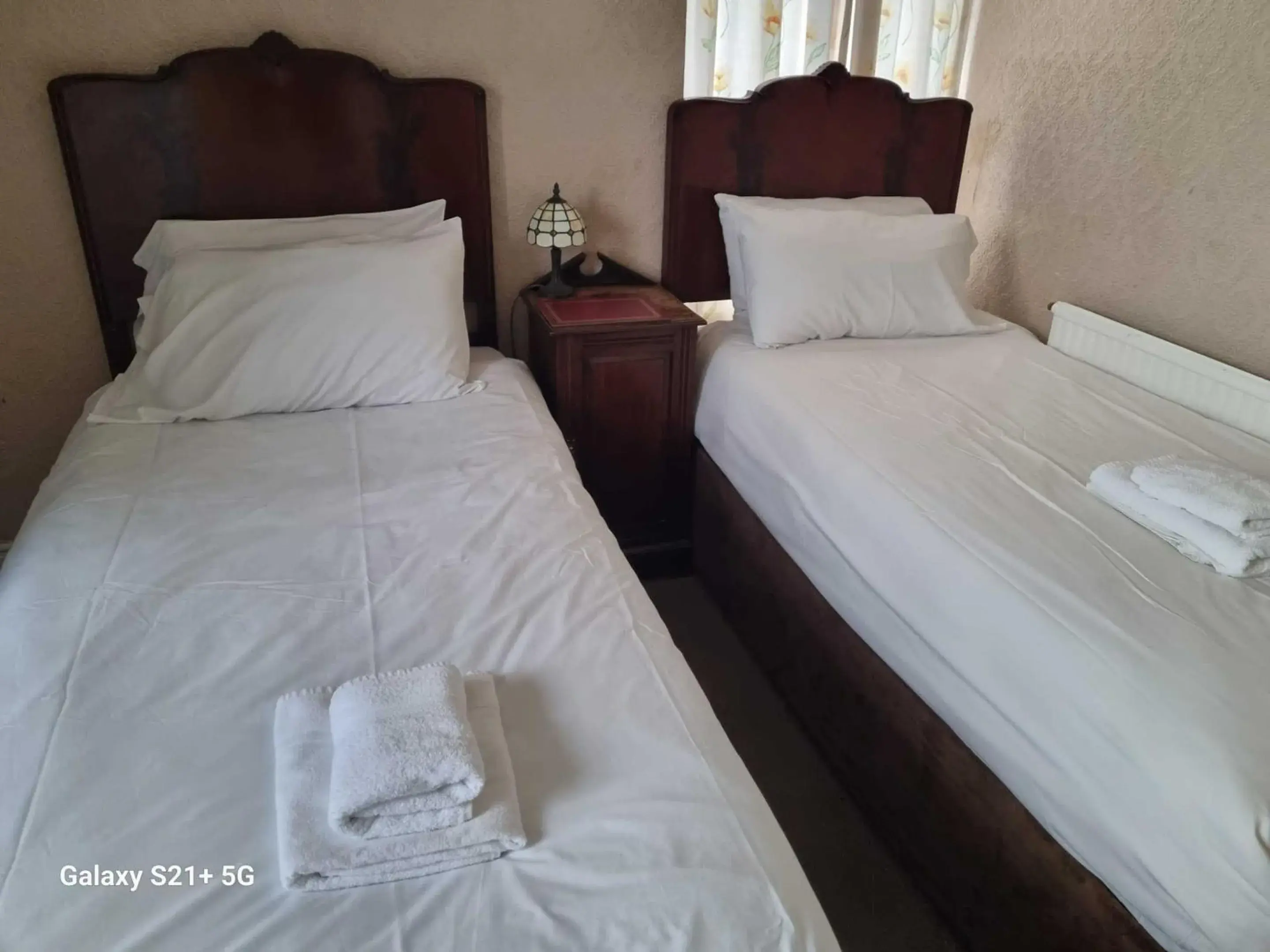 Standard Twin Room in OYO The Station Hotel Penrith Standard Twin Room in OYO The Station Hotel Penrith