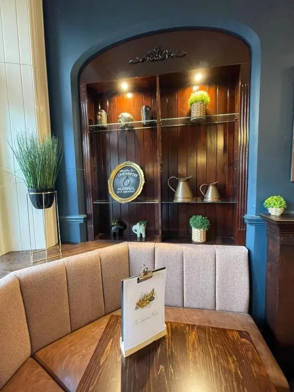 Dining area in OYO The Station Hotel Penrith