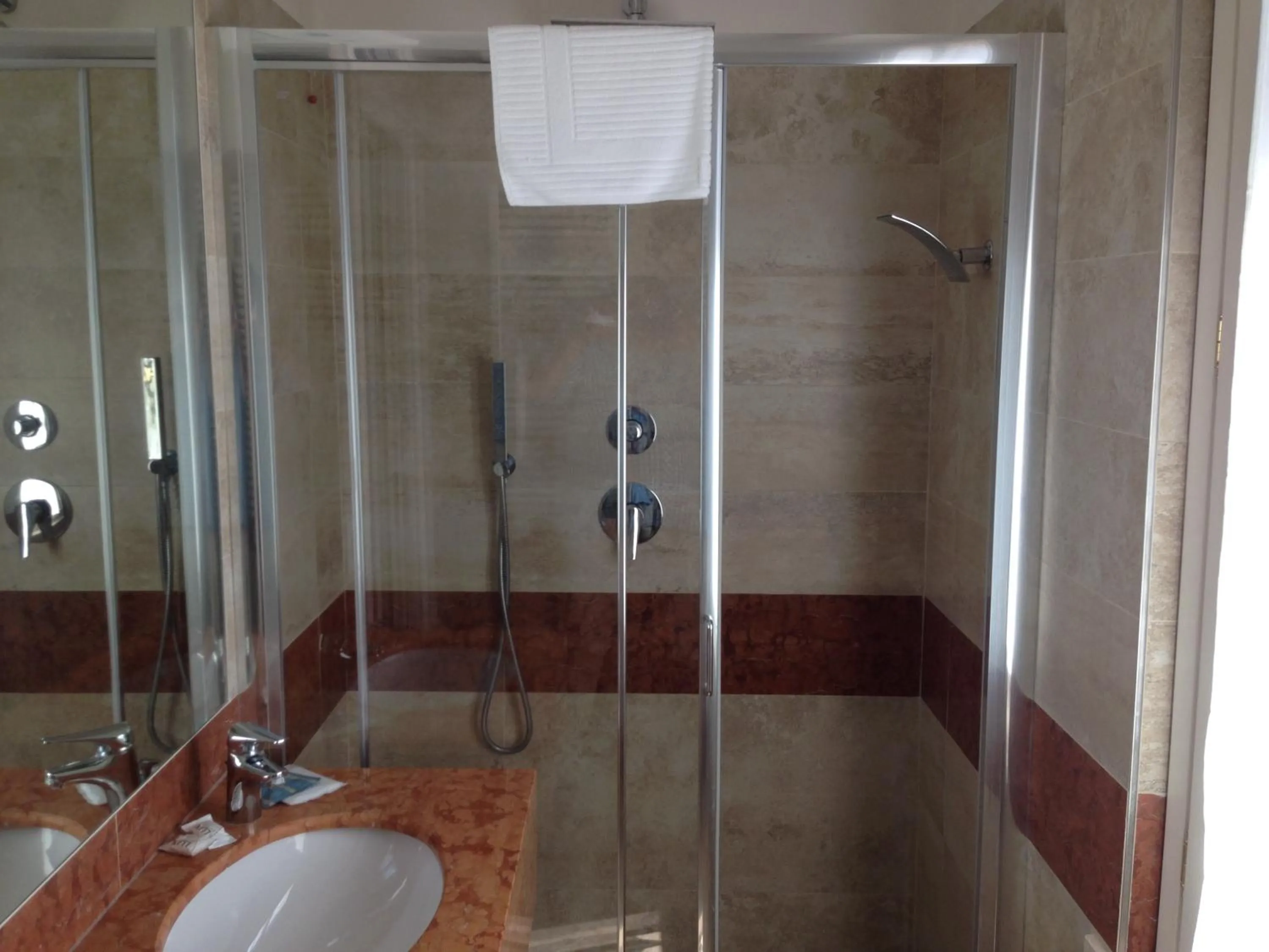 Shower in Residenza Grand Hotel Riccione