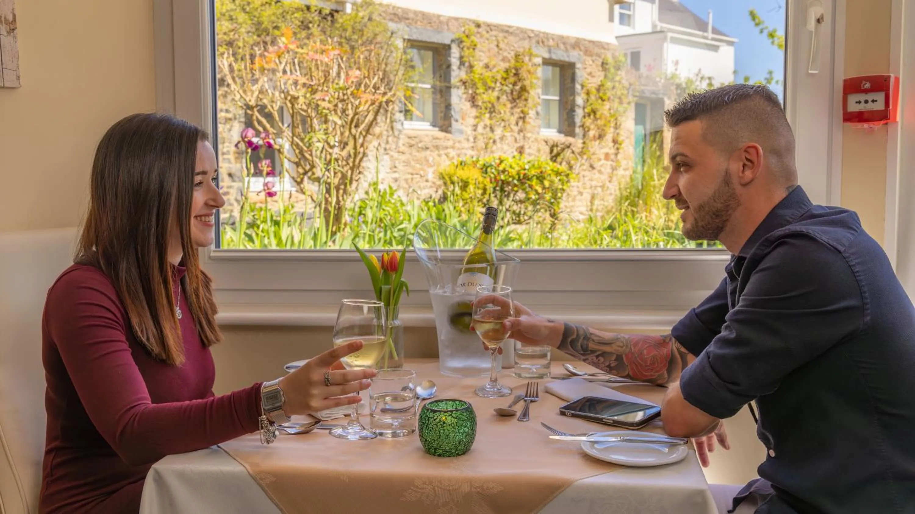 Restaurant/places to eat in Pandora Hotel