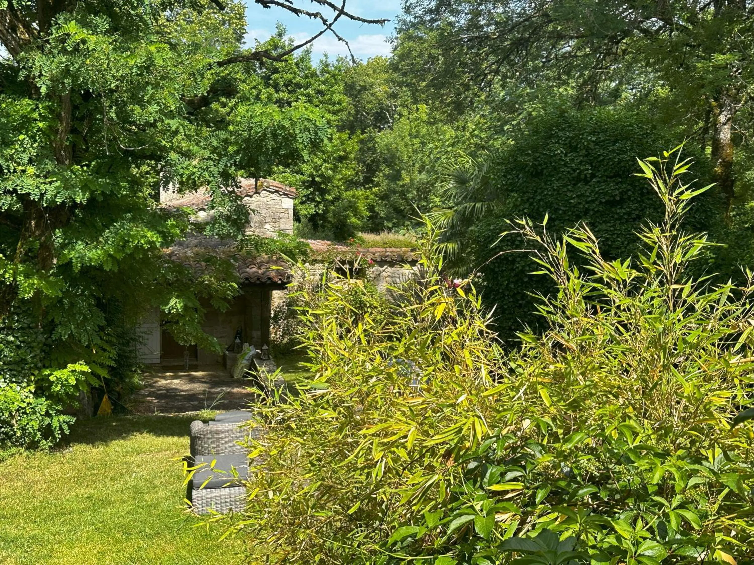 Garden view in Les Hauts de Sauliès - Chambre et Table d'Hôtes de charme