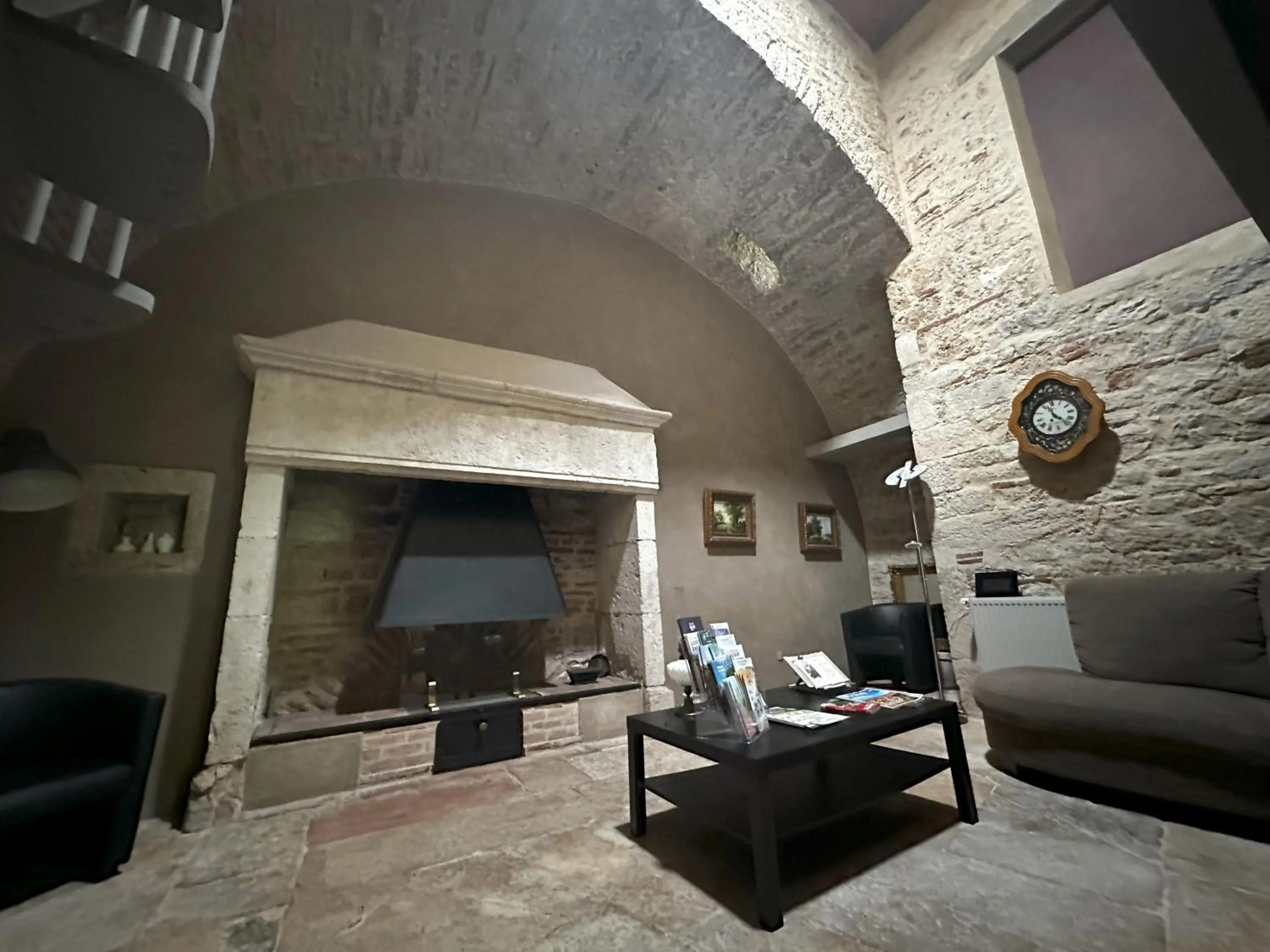 Library in Les Hauts de Sauliès - Chambre et Table d'Hôtes de charme