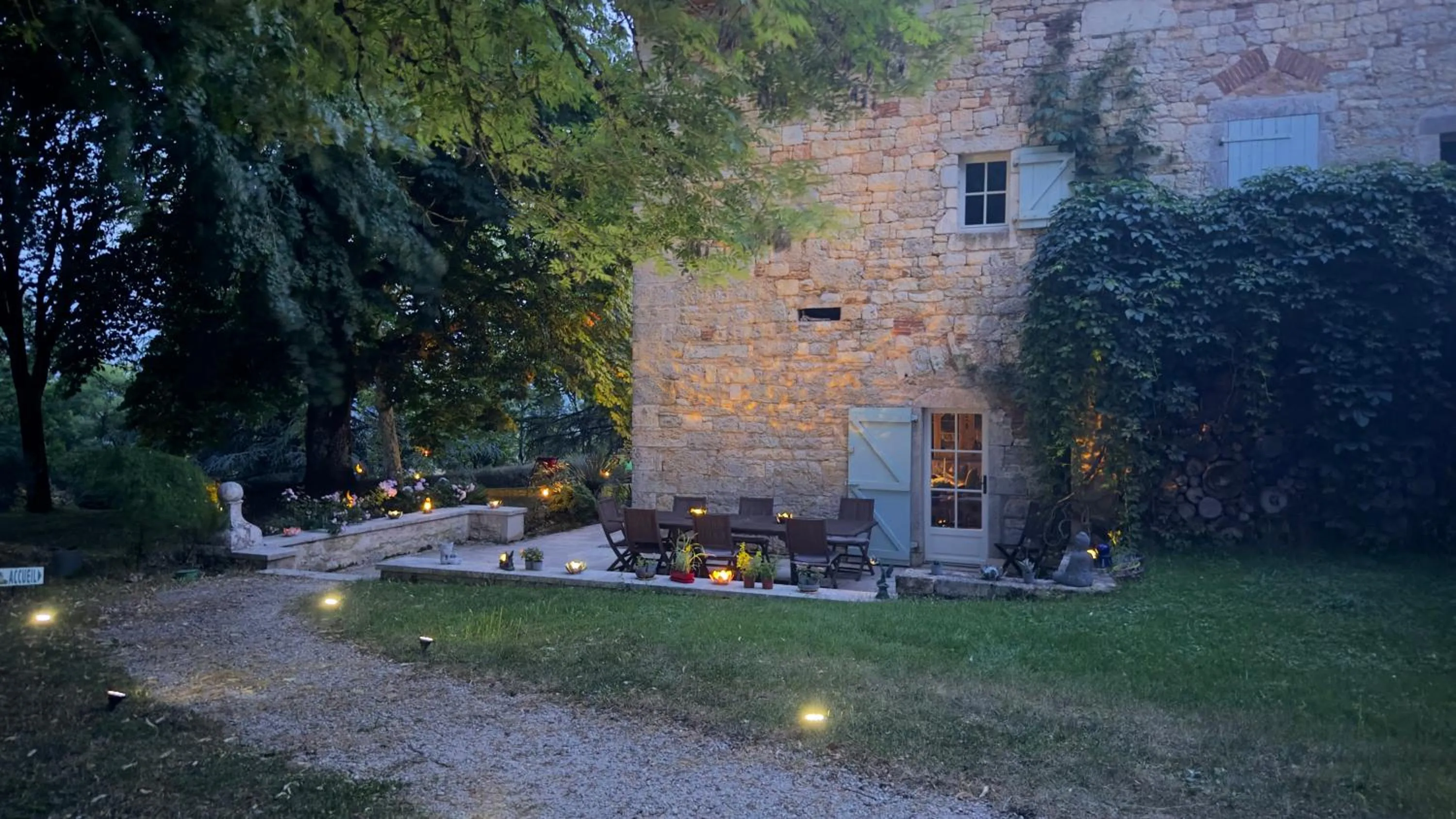 Patio in Les Hauts de Sauliès - Chambre et Table d'Hôtes de charme