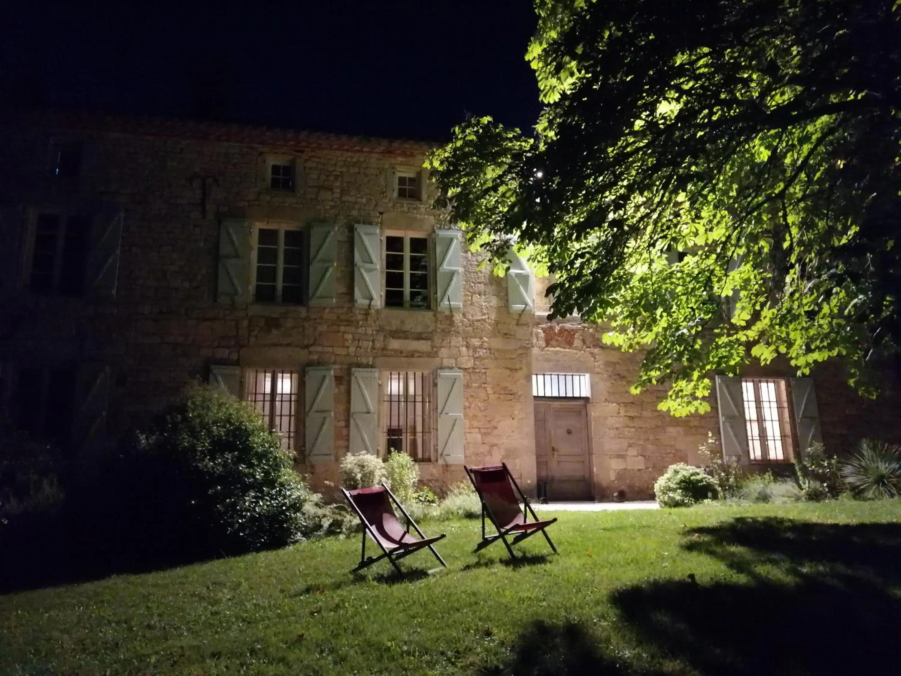 Facade/entrance in Les Hauts de Sauliès - Chambre et Table d'Hôtes de charme