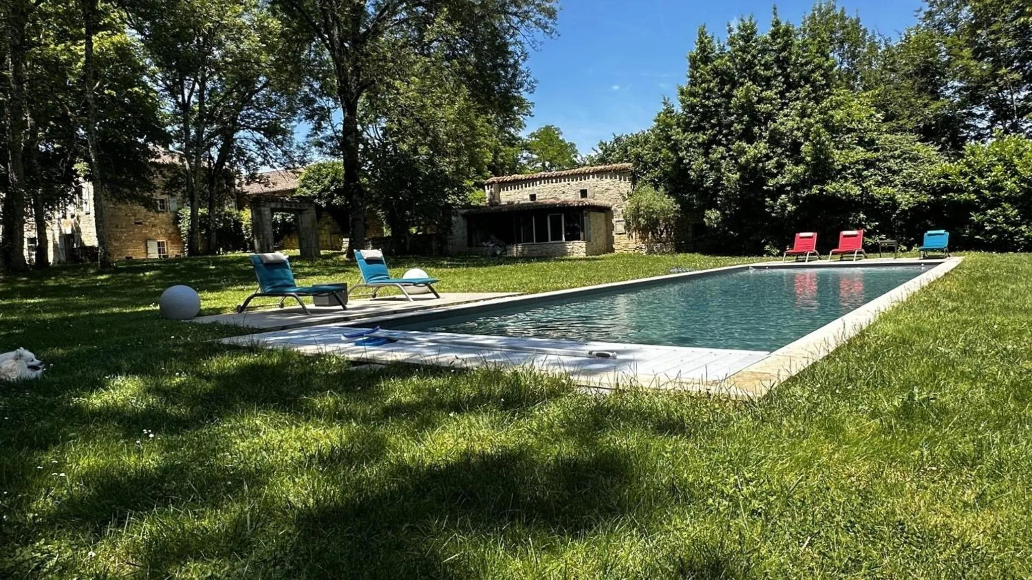 Swimming pool in Les Hauts de Sauliès - Chambre et Table d'Hôtes de charme