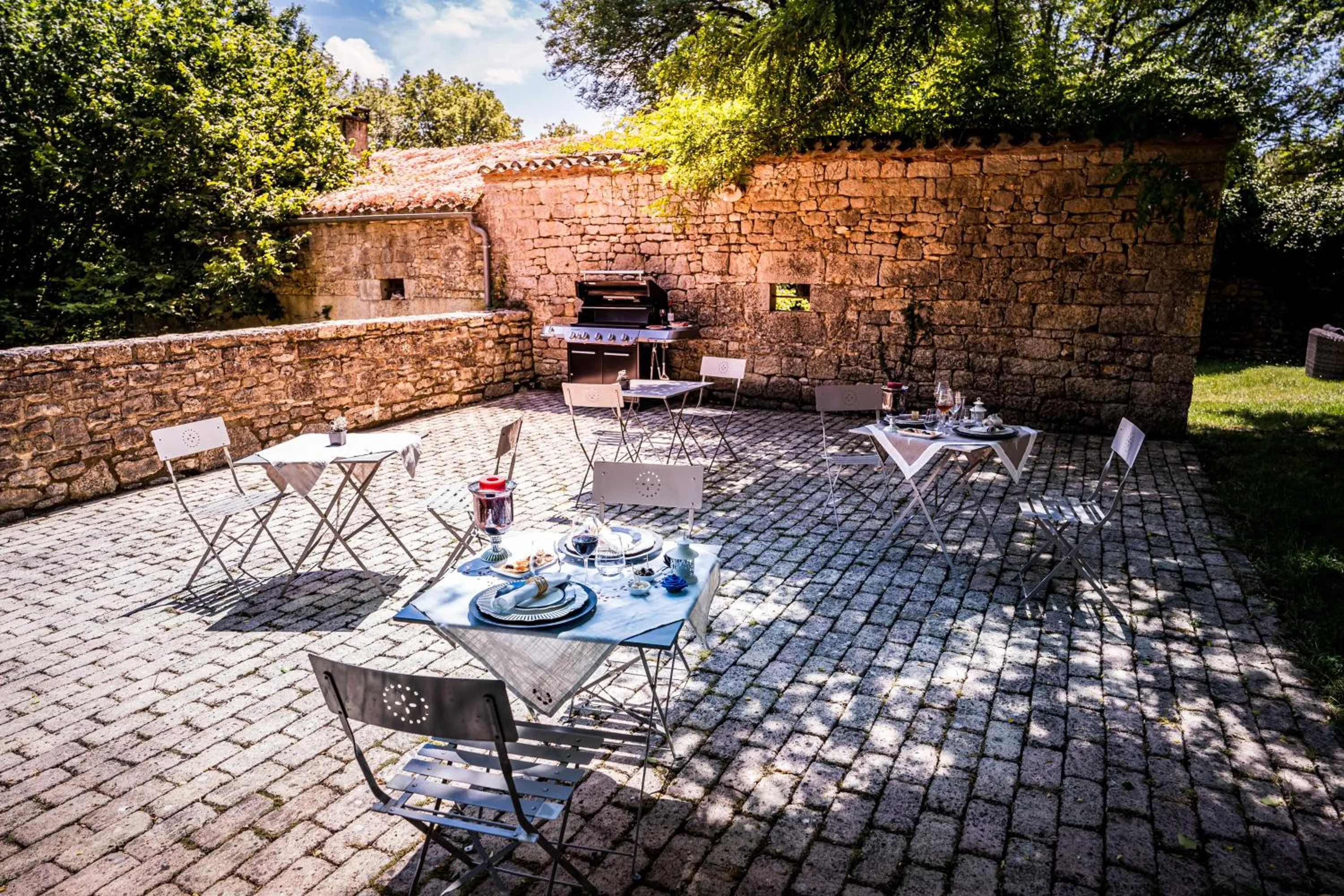 Balcony/Terrace in Les Hauts de Sauliès - Chambre et Table d'Hôtes de charme