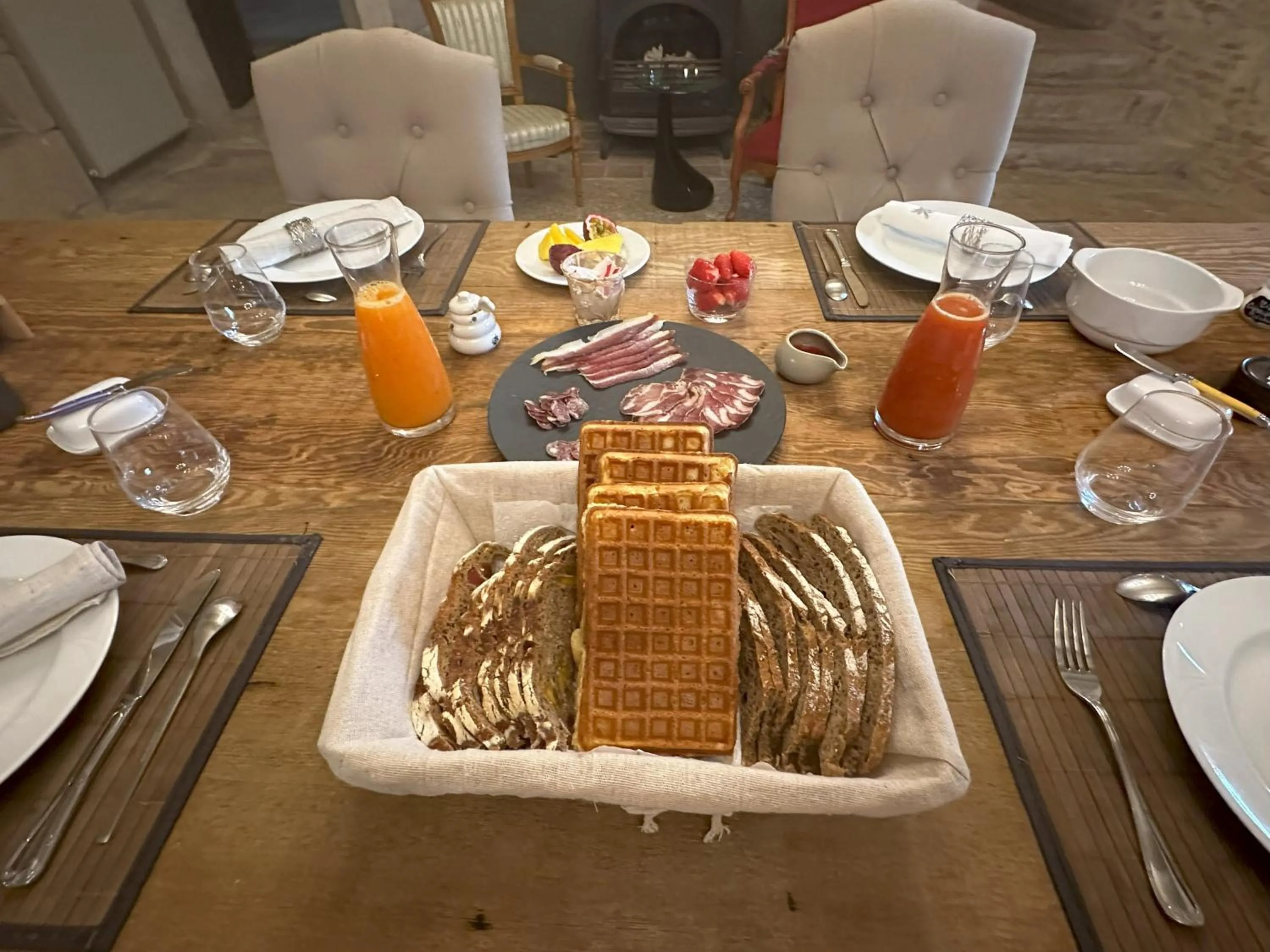 Breakfast in Les Hauts de Sauliès - Chambre et Table d'Hôtes de charme