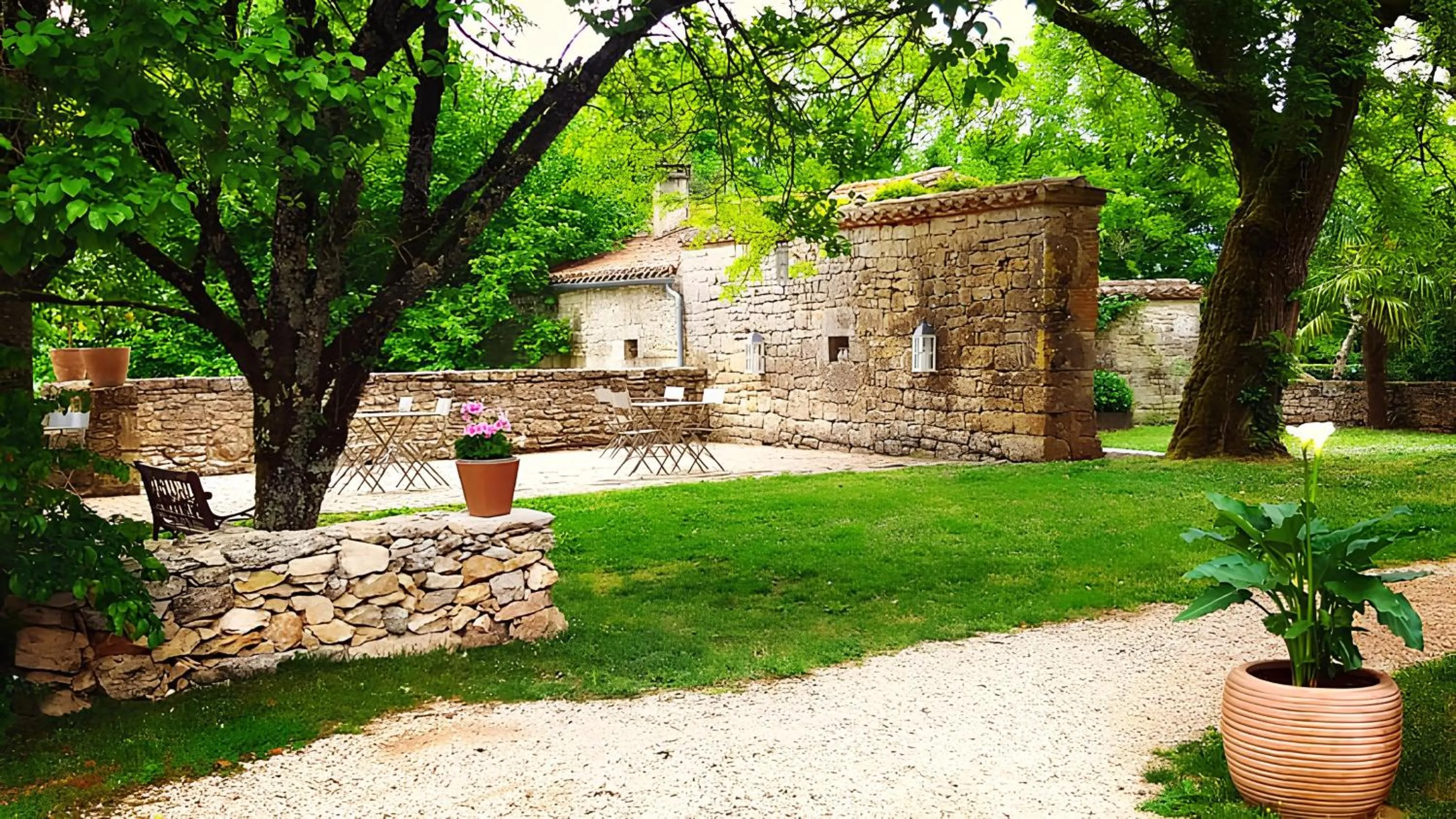 Patio in Les Hauts de Sauliès - Chambre et Table d'Hôtes de charme