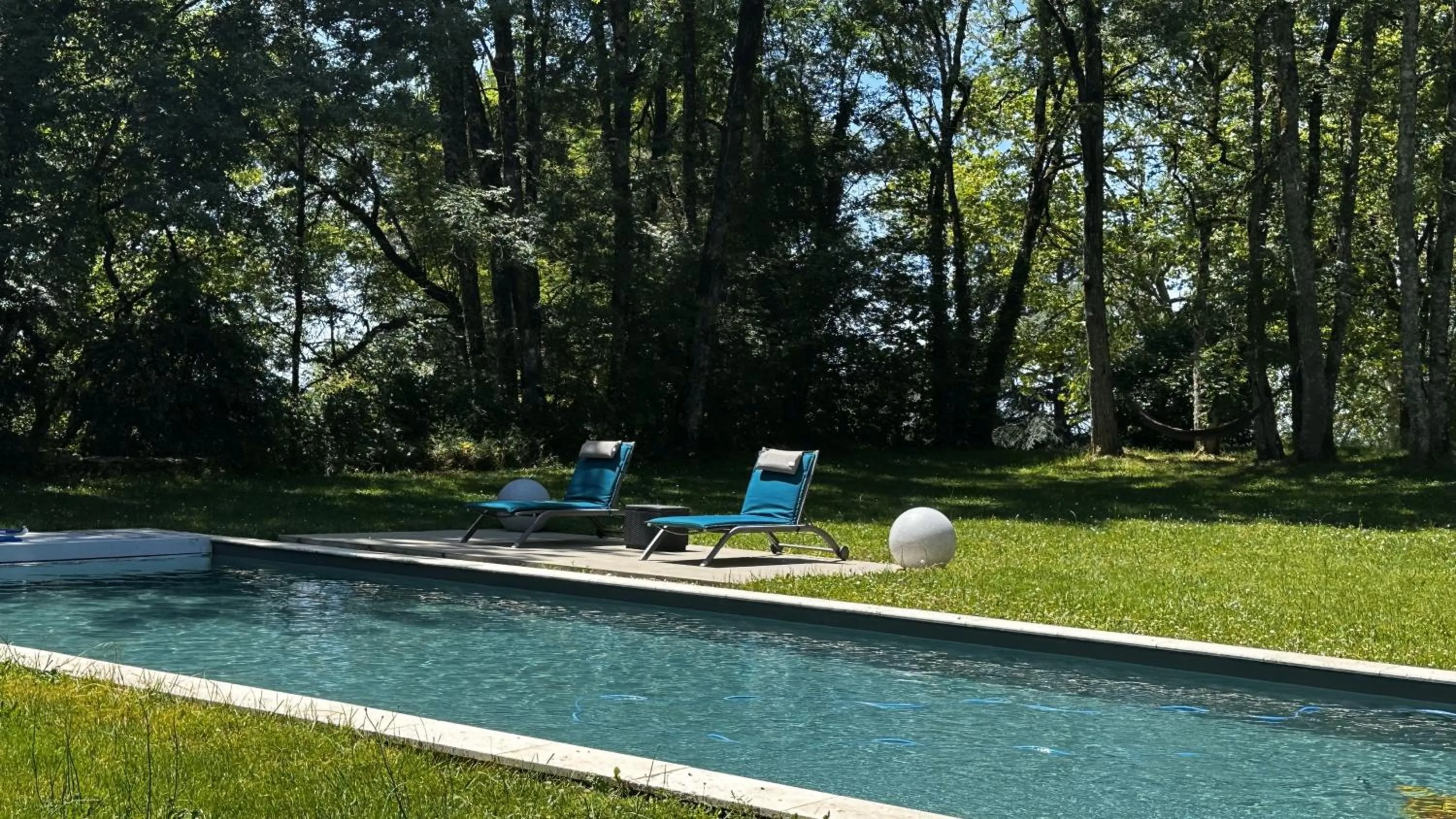 Swimming pool in Les Hauts de Sauliès - Chambre et Table d'Hôtes de charme