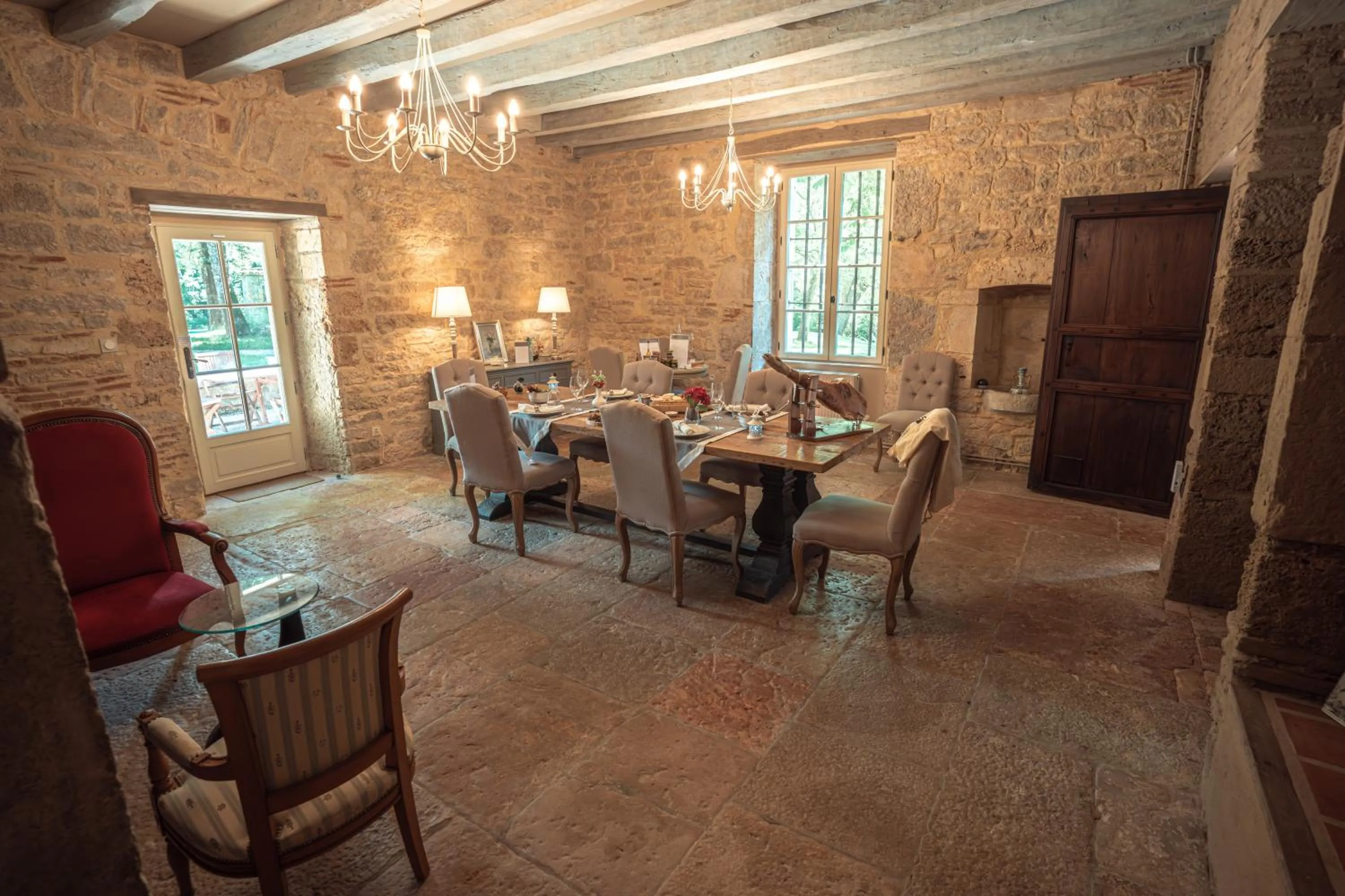 Restaurant/places to eat in Les Hauts de Sauliès - Chambre et Table d'Hôtes de charme