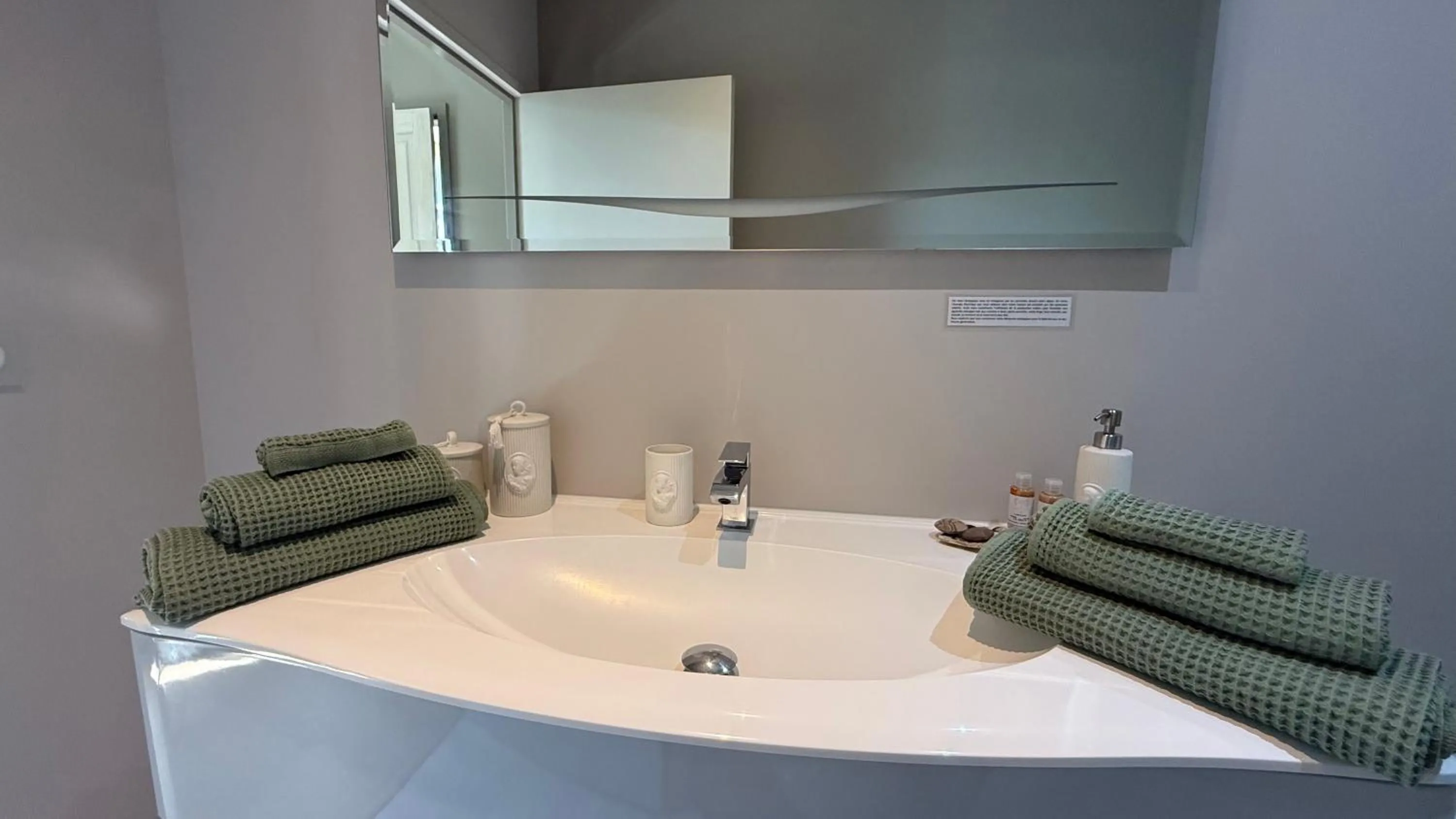 Bathroom in Les Hauts de Sauliès - Chambre et Table d'Hôtes de charme