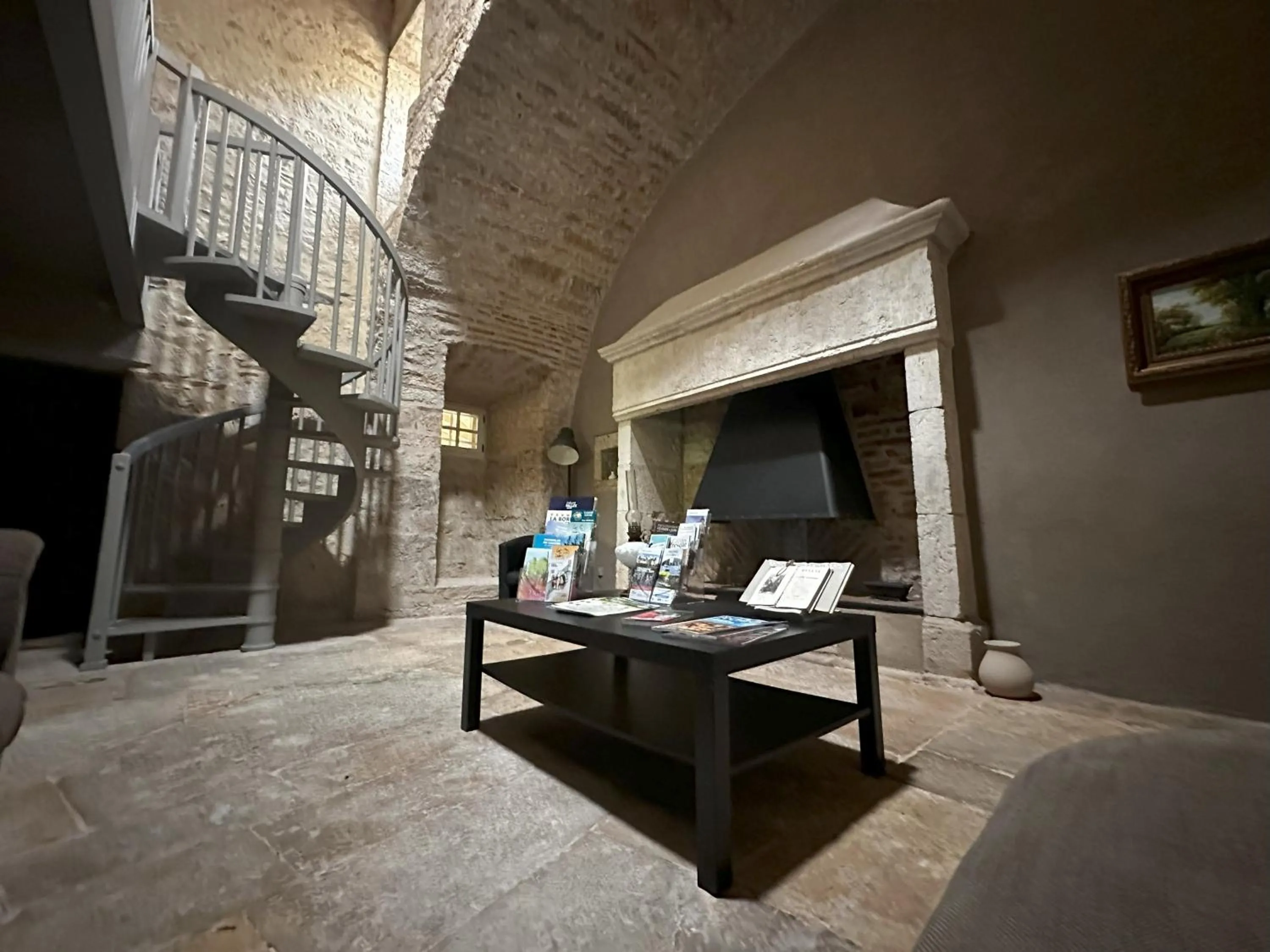 Library in Les Hauts de Sauliès - Chambre et Table d'Hôtes de charme
