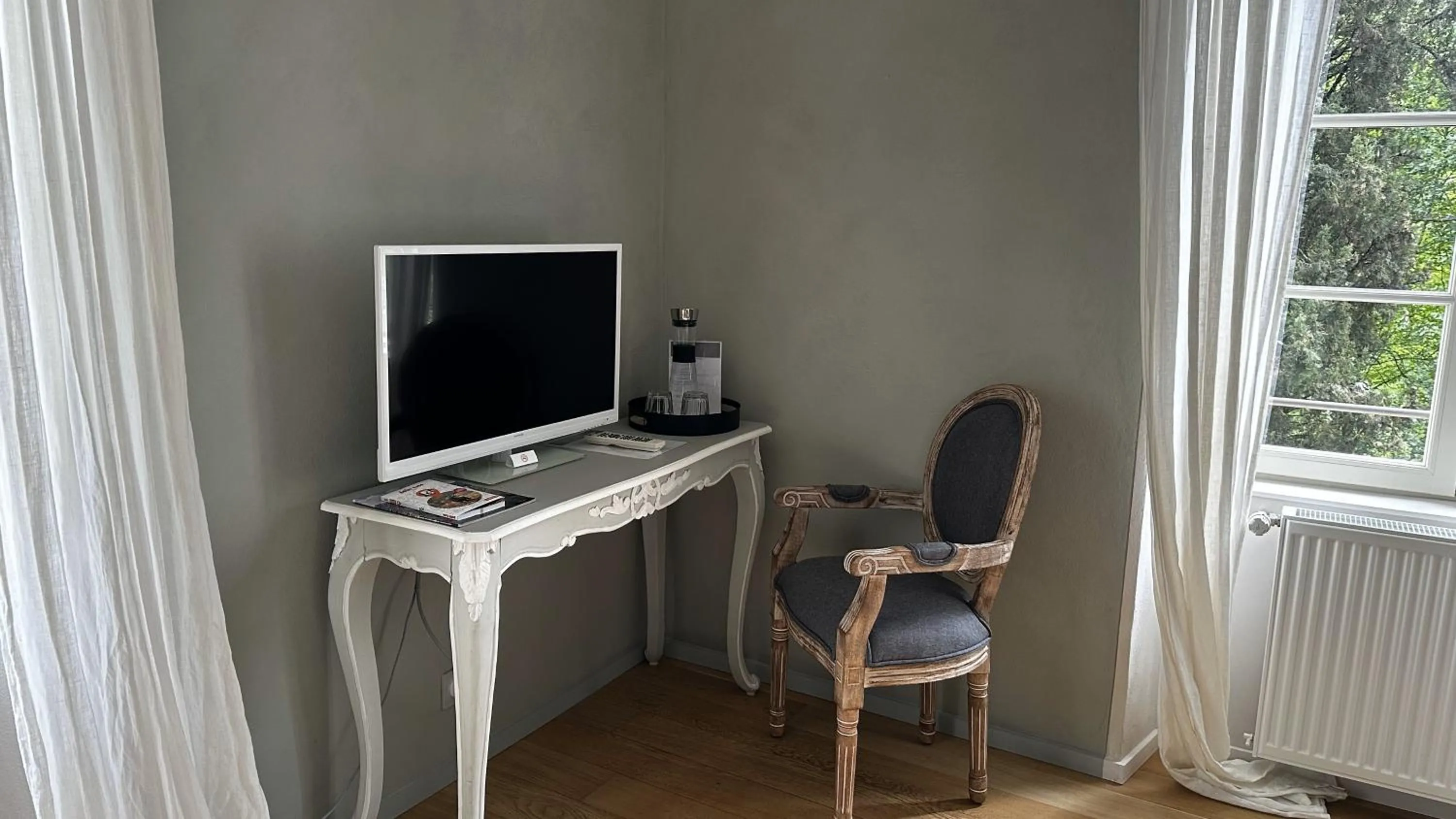 Bedroom in Les Hauts de Sauliès - Chambre et Table d'Hôtes de charme