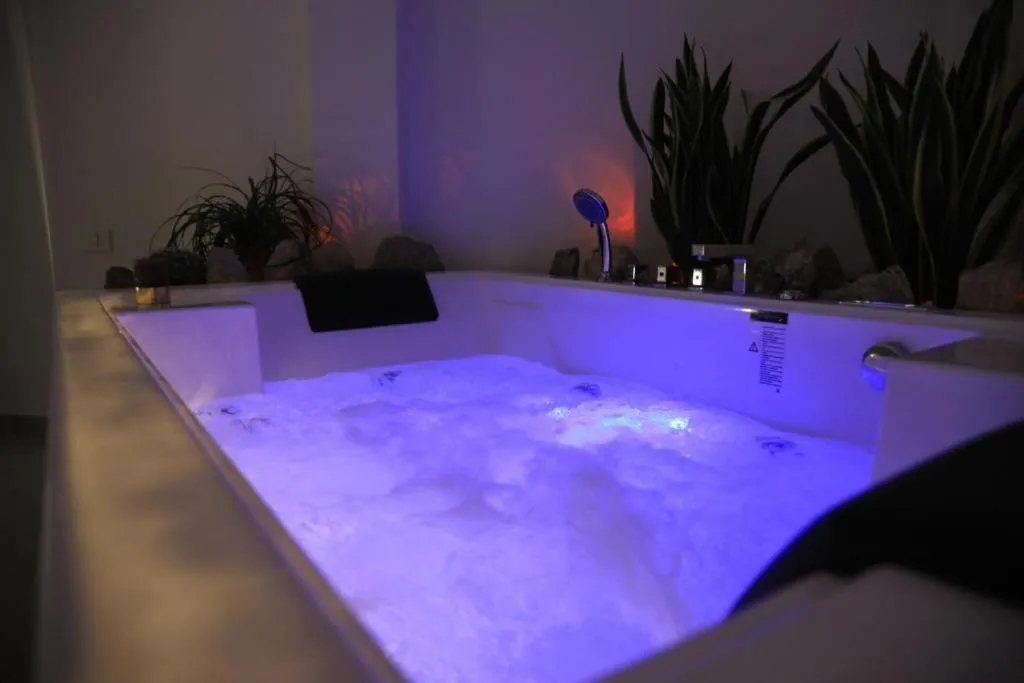 Hot Tub in B&B Allison Tropea by Kalavrìa Holidays
