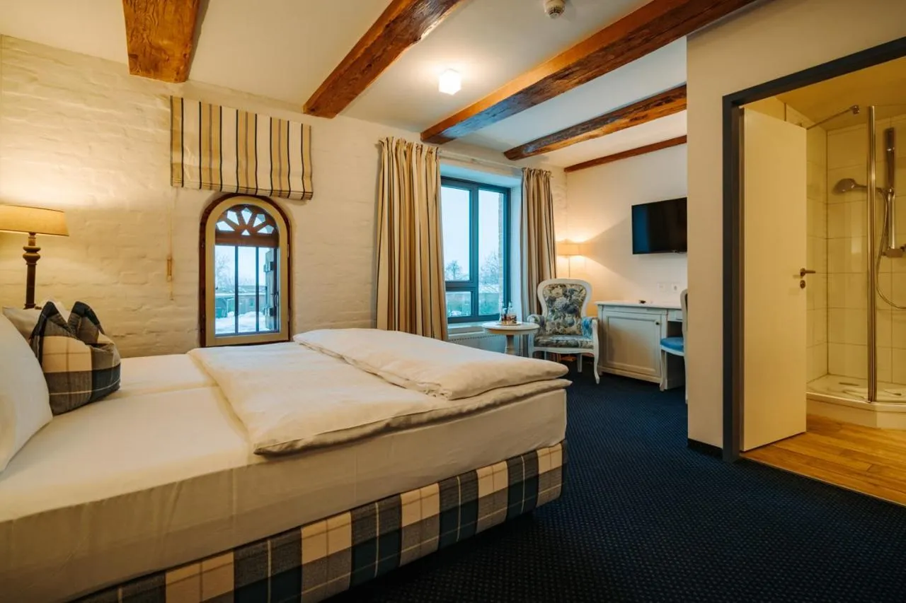 Staff, Bed in Hotel Alter Kornspeicher