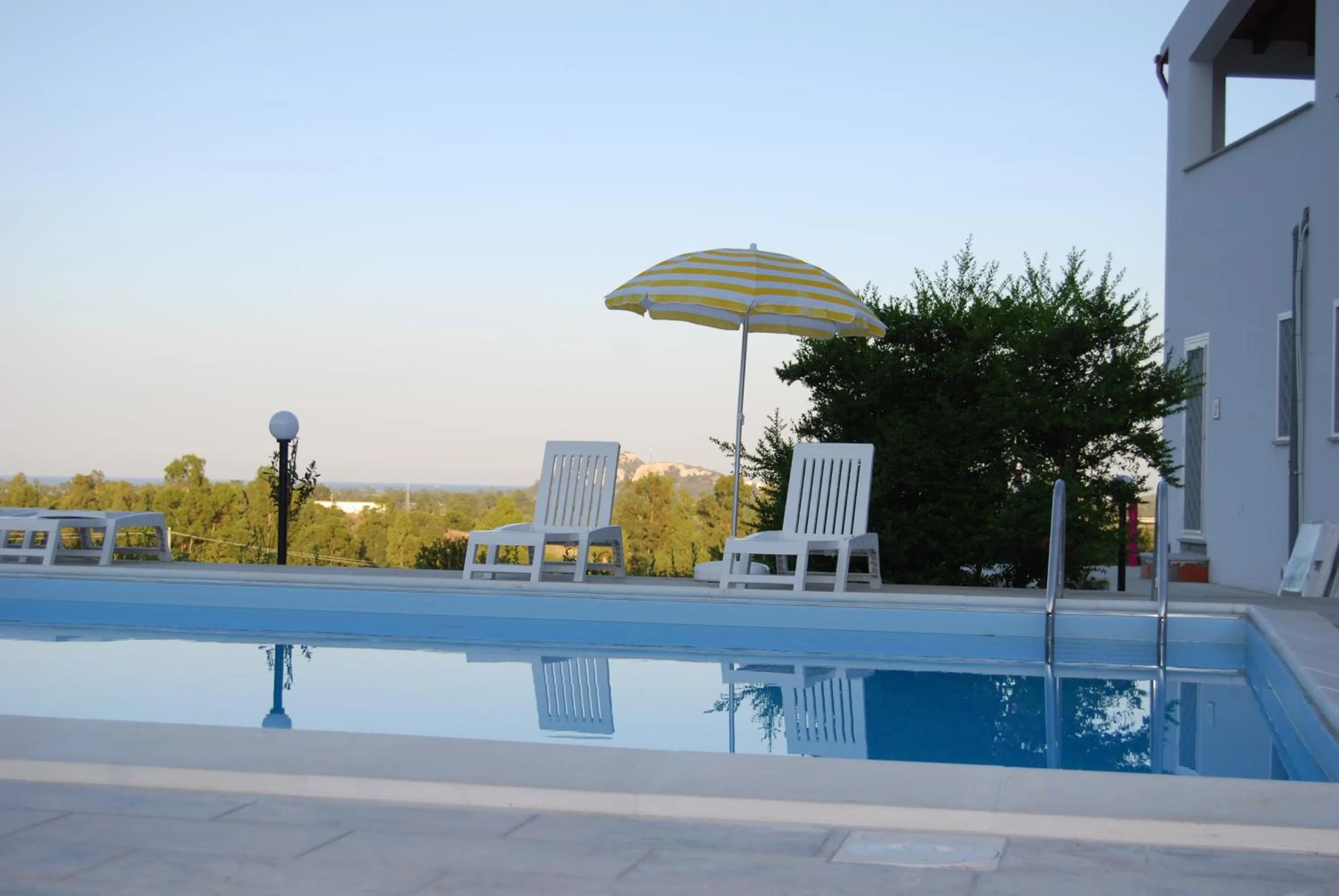Swimming pool in B&B Il Mirto di Paola
