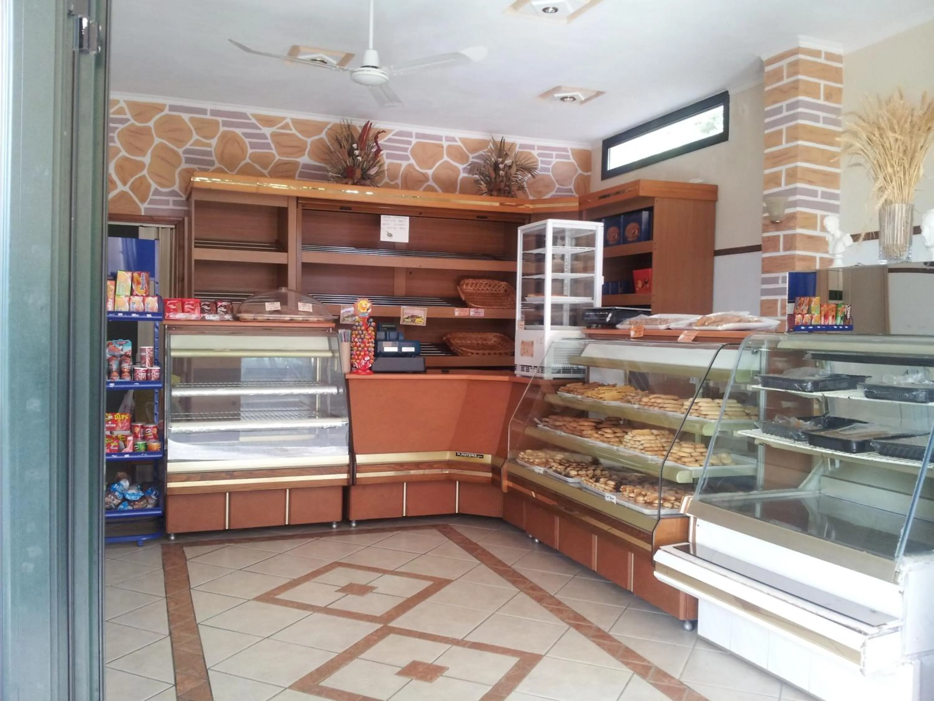 On-site shops in Hotel Agios Thomas