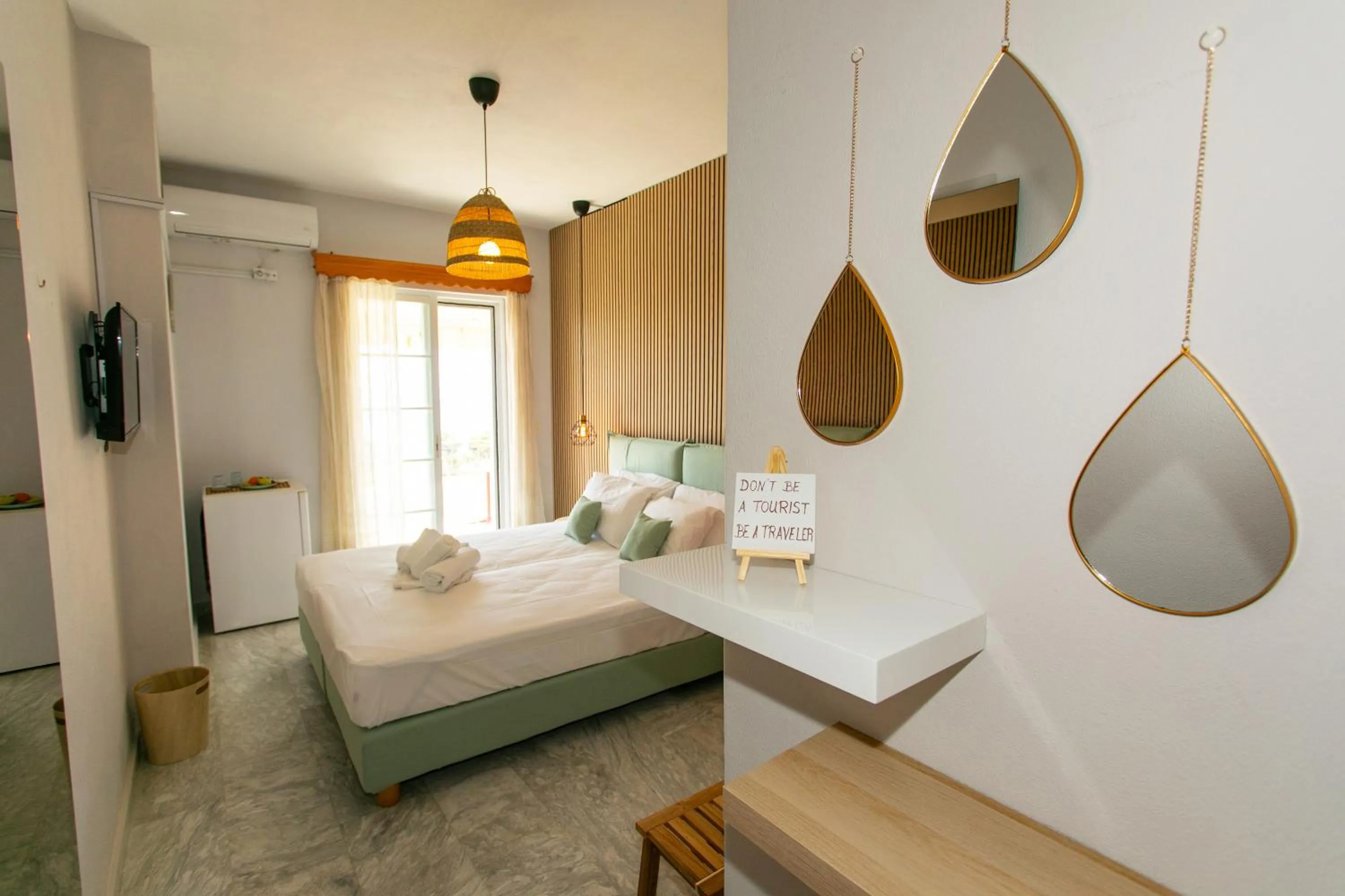 Bed in Hotel Agios Thomas