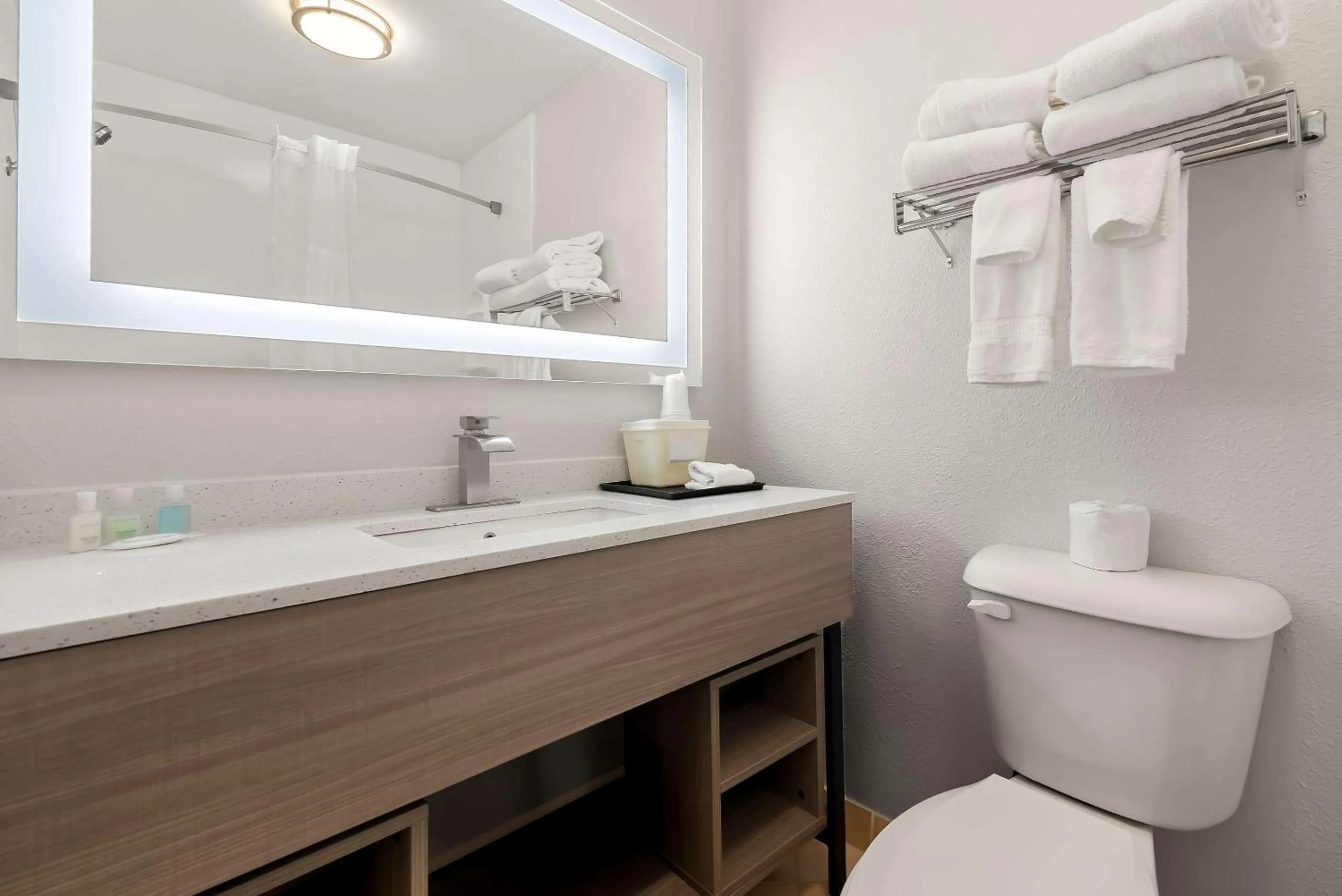 Bedroom in Clarion Inn & Suites and Convention Center