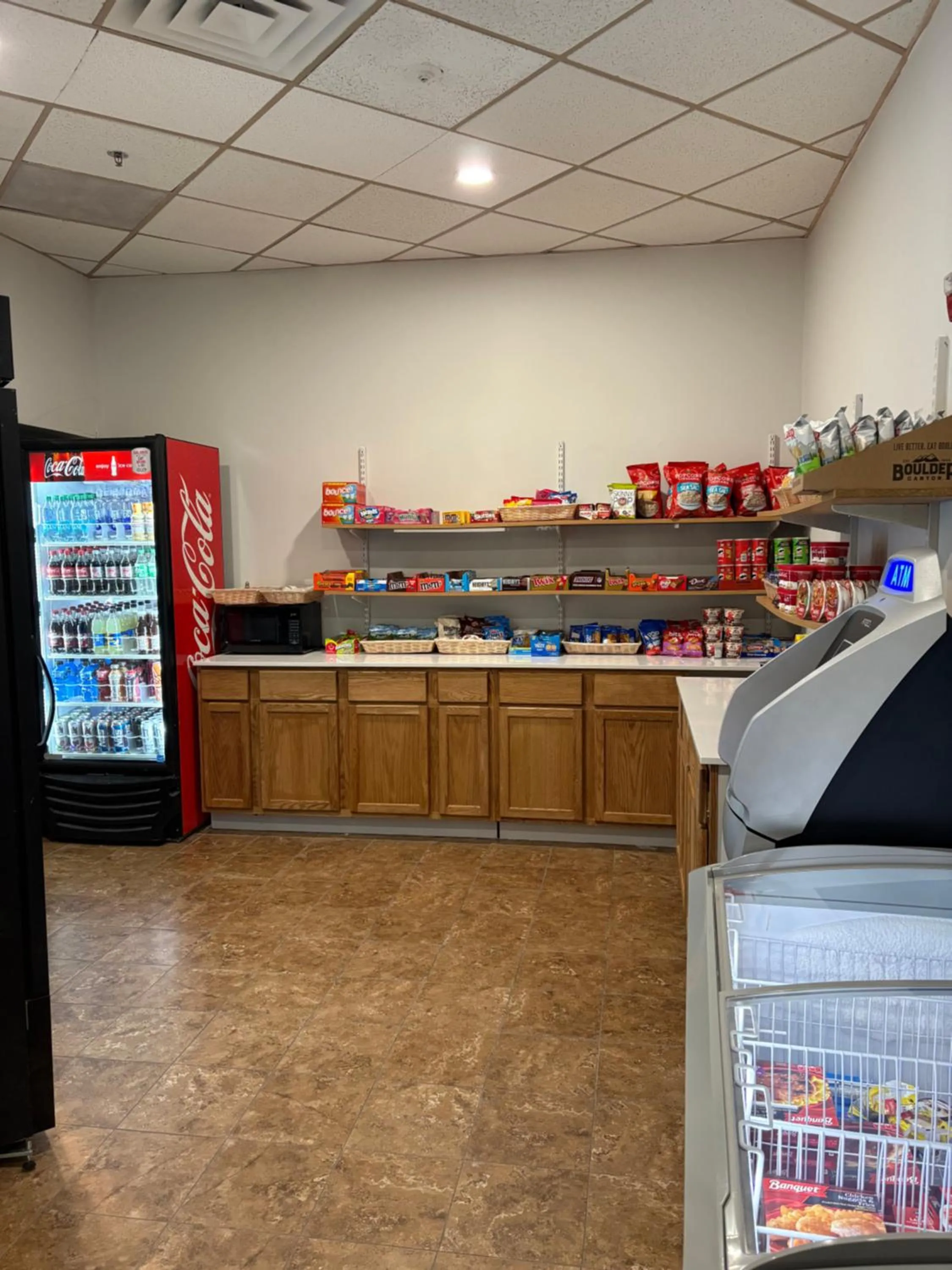 On-site shops in Clarion Inn & Suites and Convention Center