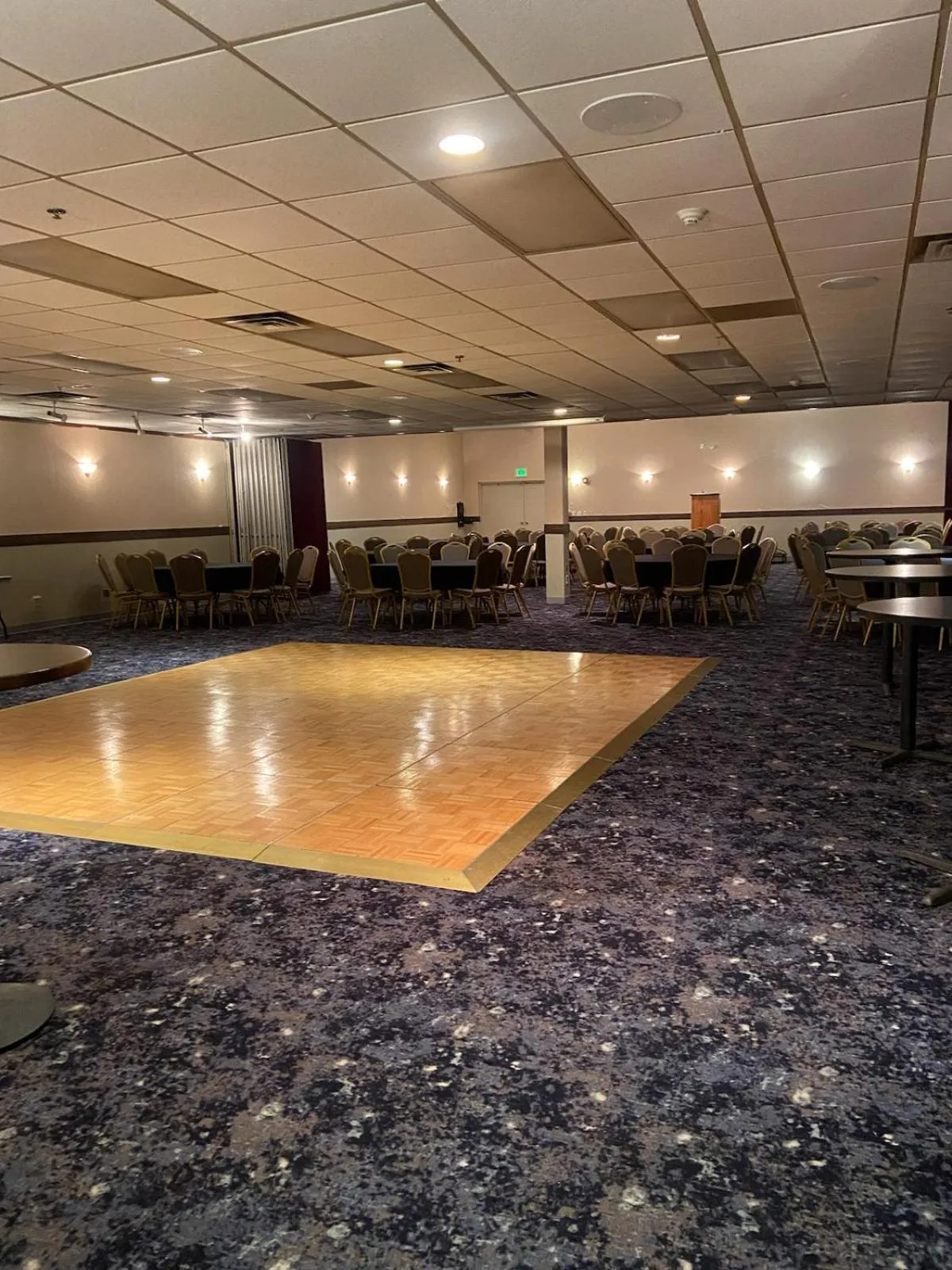 Meeting/conference room in Clarion Inn & Suites and Convention Center