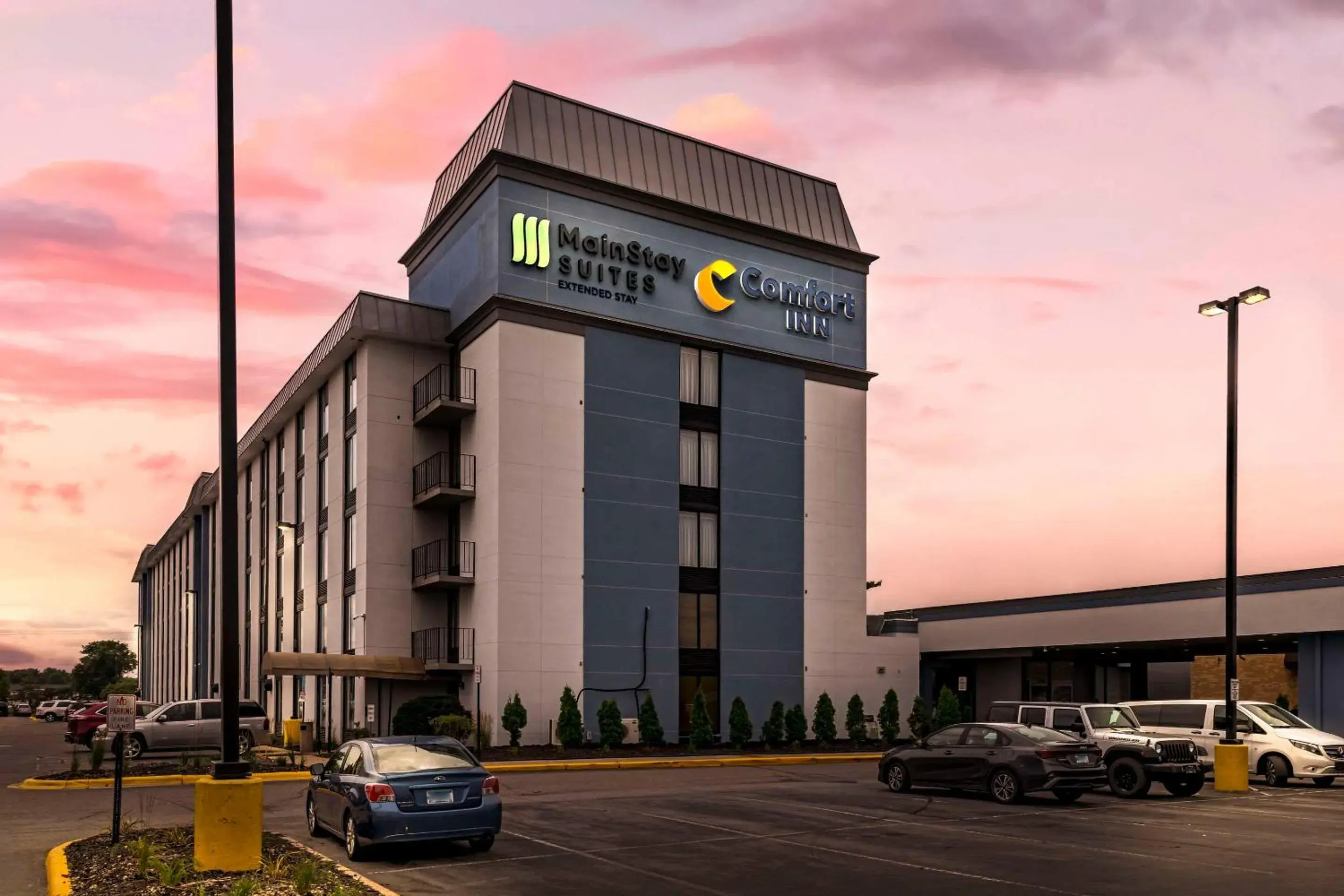 Property building in MainStay Suites MSP Airport - Mall of America Property building in MainStay Suites MSP Airport - Mall of America