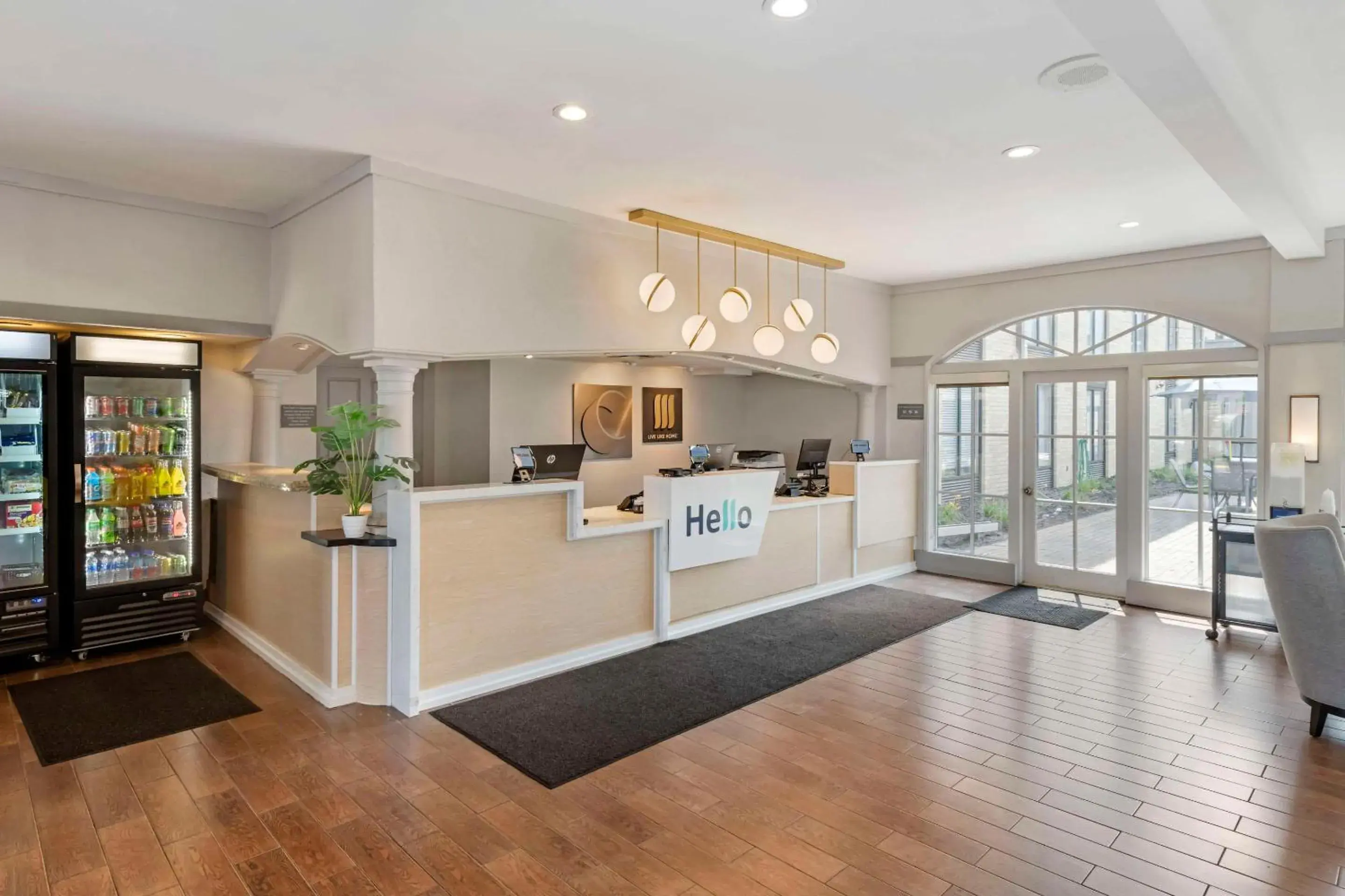 Lobby or reception in MainStay Suites MSP Airport - Mall of America Lobby or reception in MainStay Suites MSP Airport - Mall of America