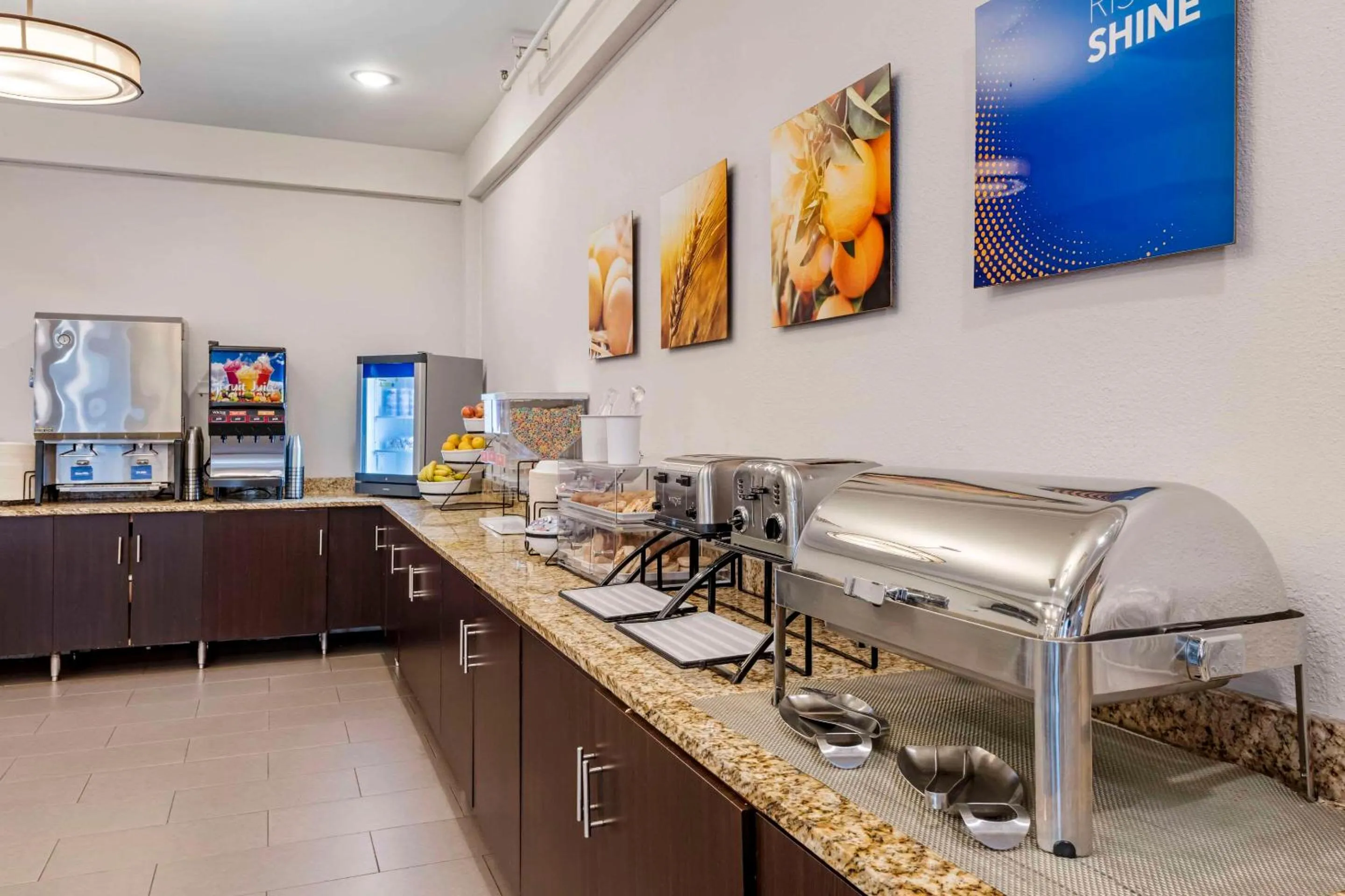 Food and drinks in MainStay Suites MSP Airport - Mall of America