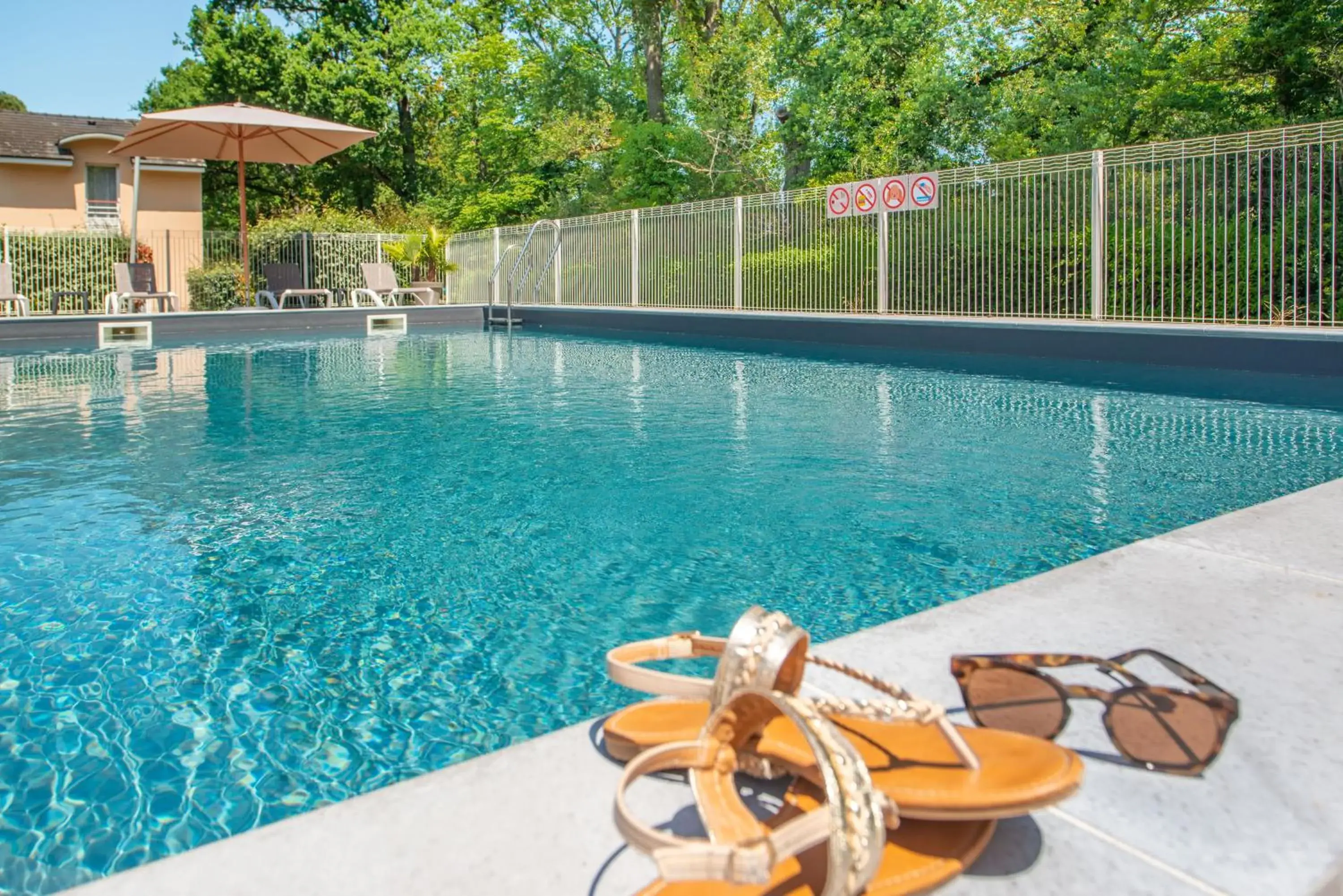 Swimming pool in Comfort Aparthotel Nantes La Beaujoire Swimming pool in Comfort Aparthotel Nantes La Beaujoire