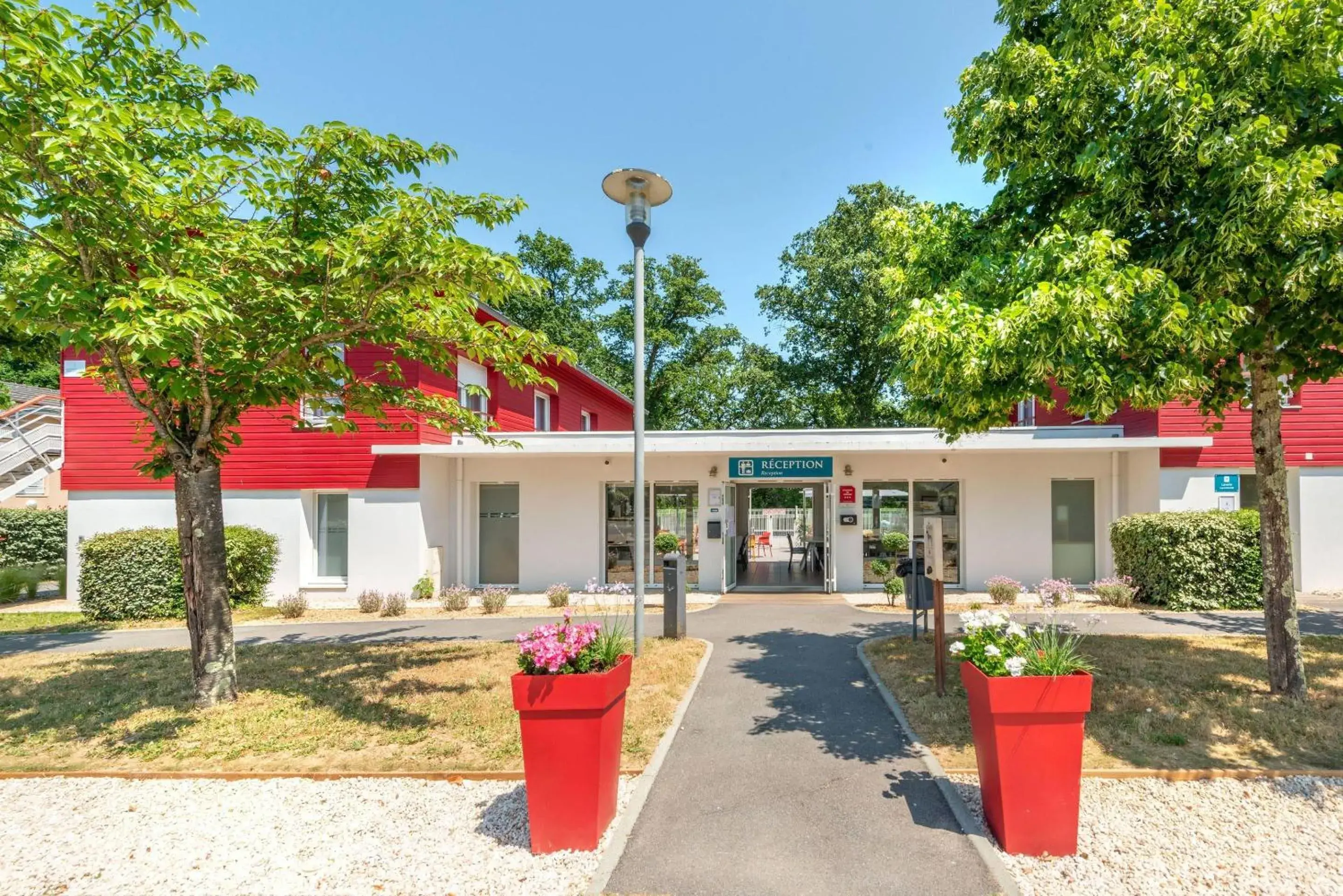 Property building in Comfort Aparthotel Nantes La Beaujoire Property building in Comfort Aparthotel Nantes La Beaujoire