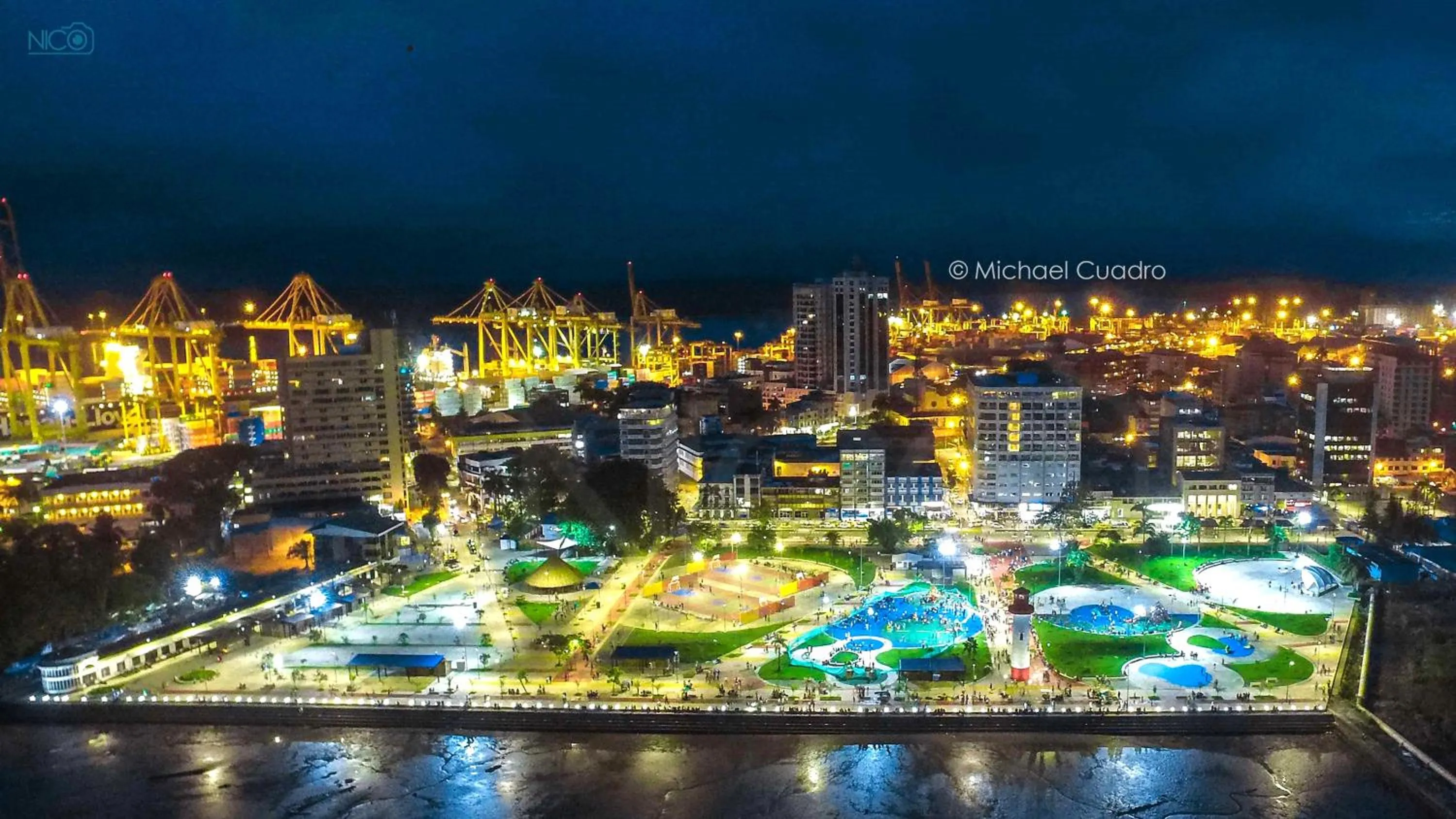 Night in Edificio Regata INN