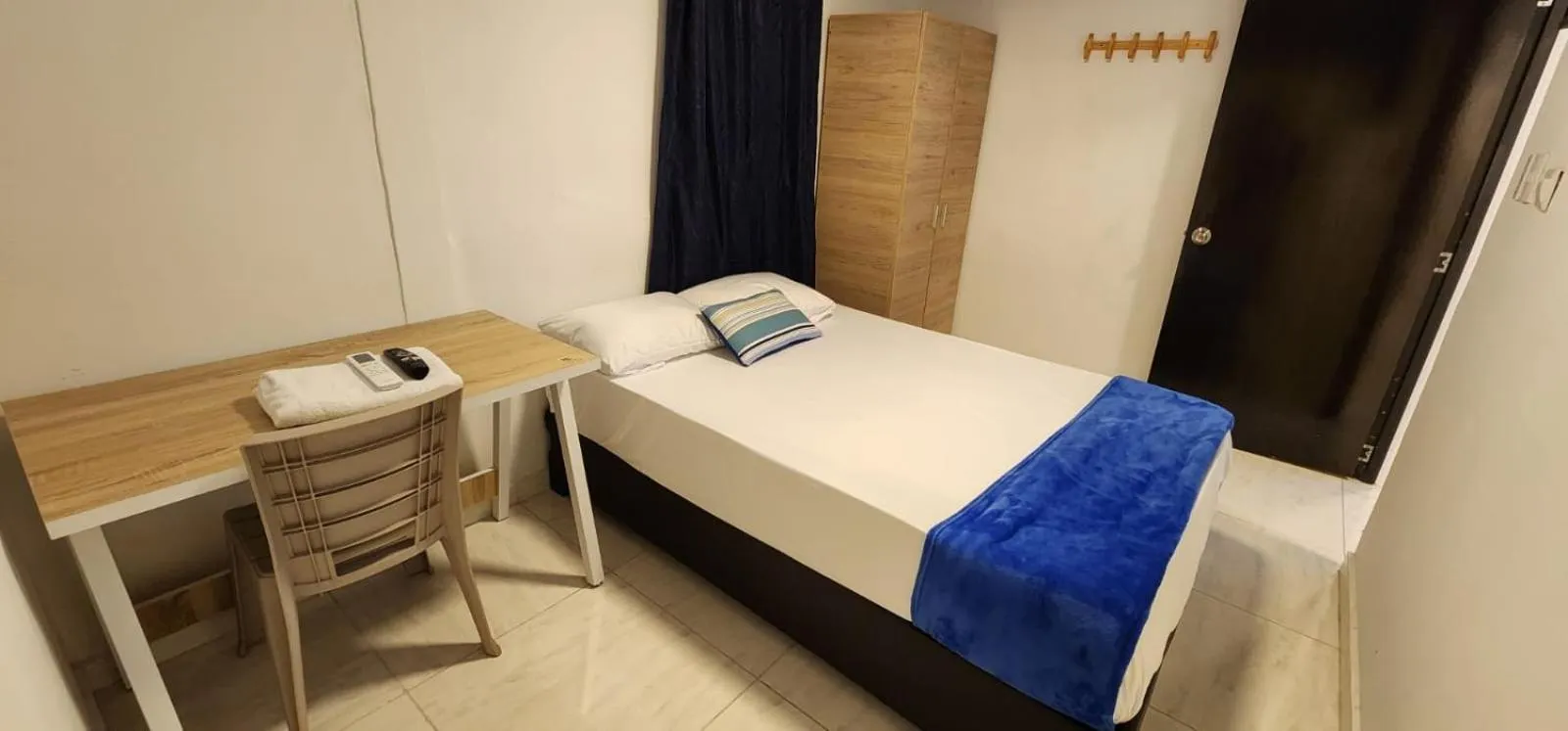 Photo of the whole room, Bed in Edificio Regata INN