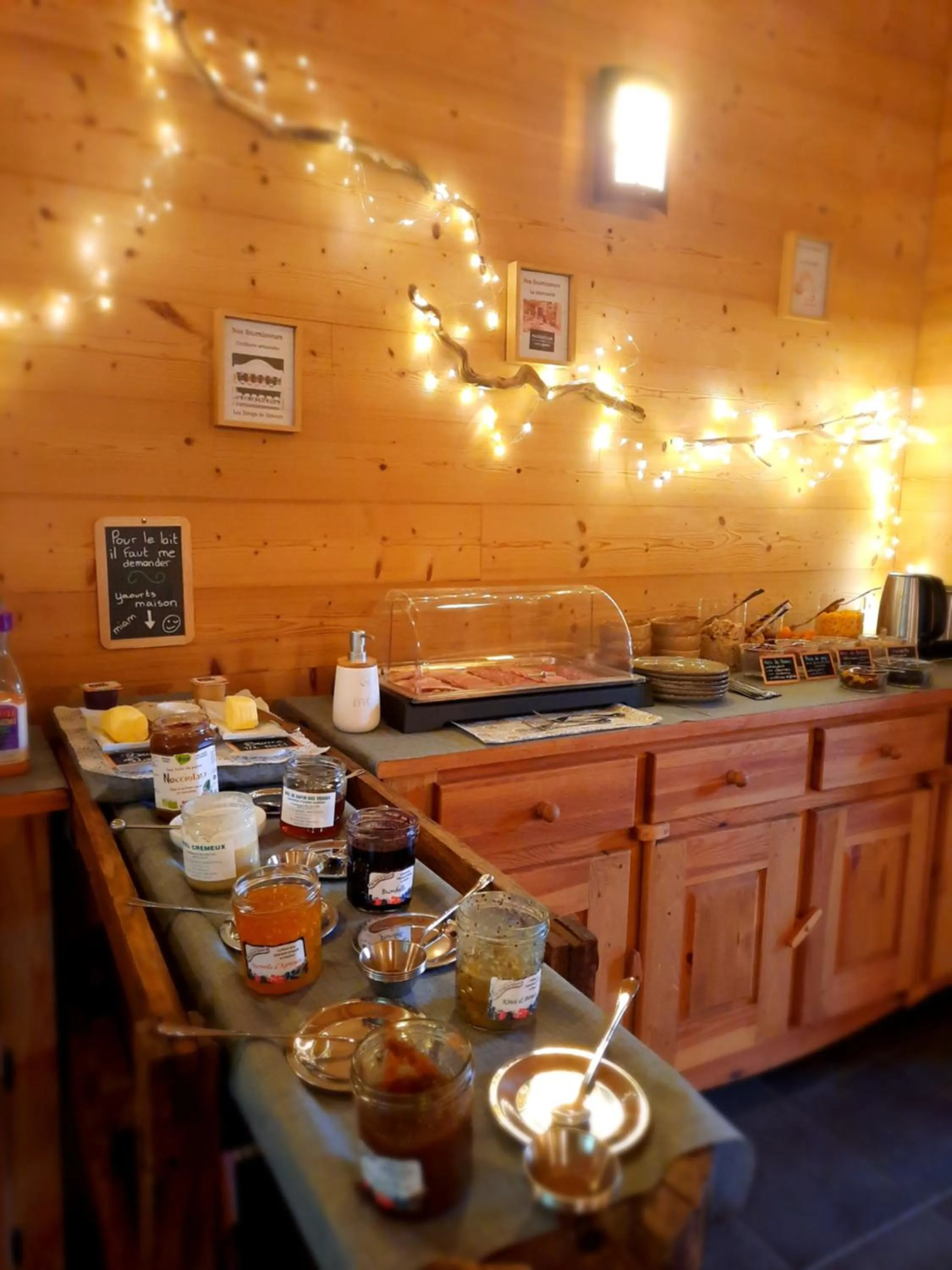 Breakfast in Au Cœur des Lacs - Chambres d'hôtes