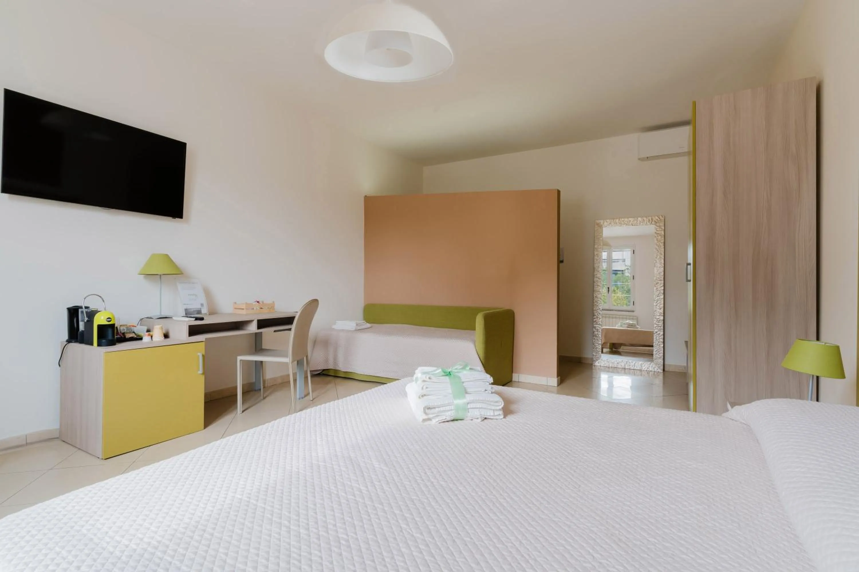 Bed in Lamendolara B&B