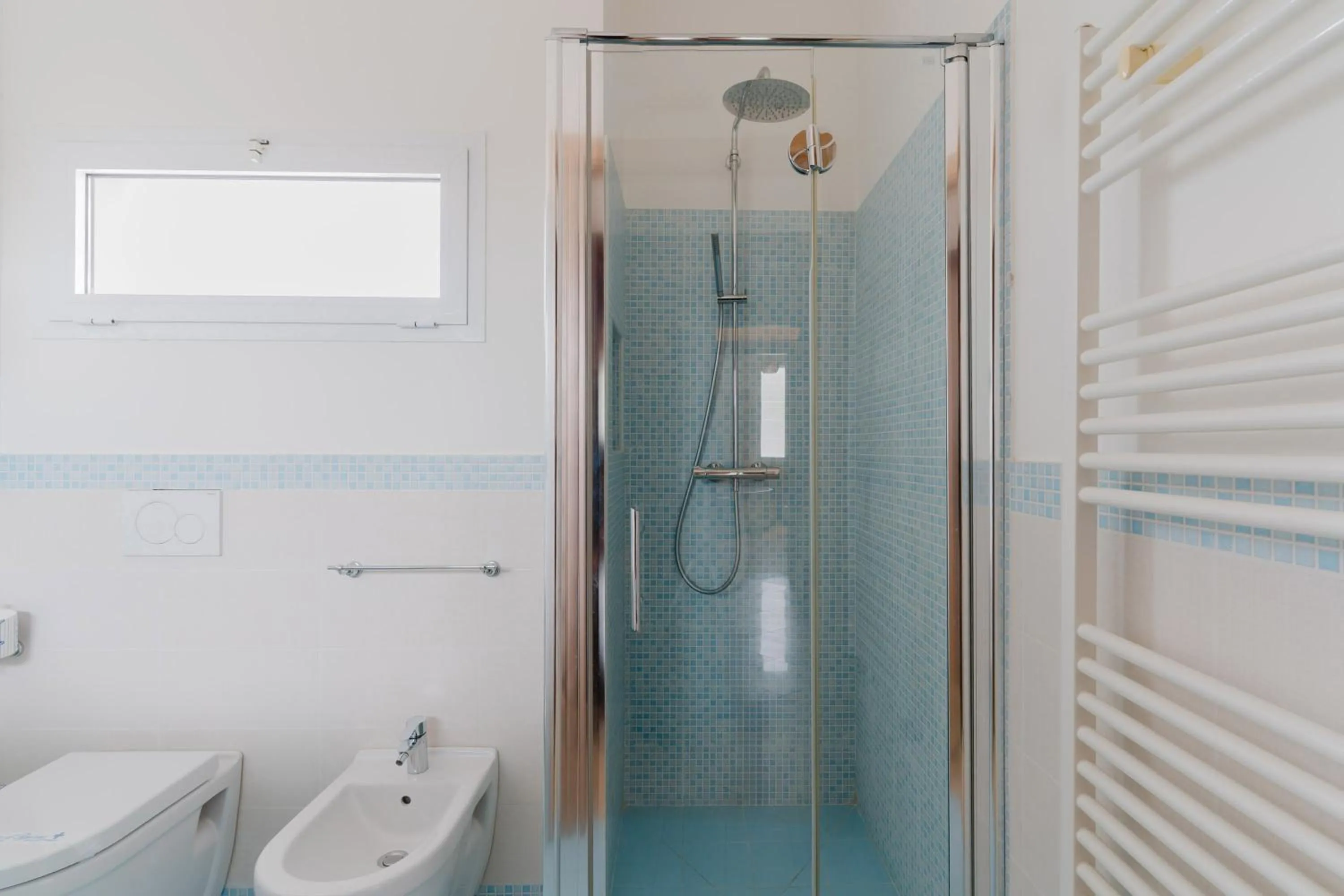 Shower in Lamendolara B&B