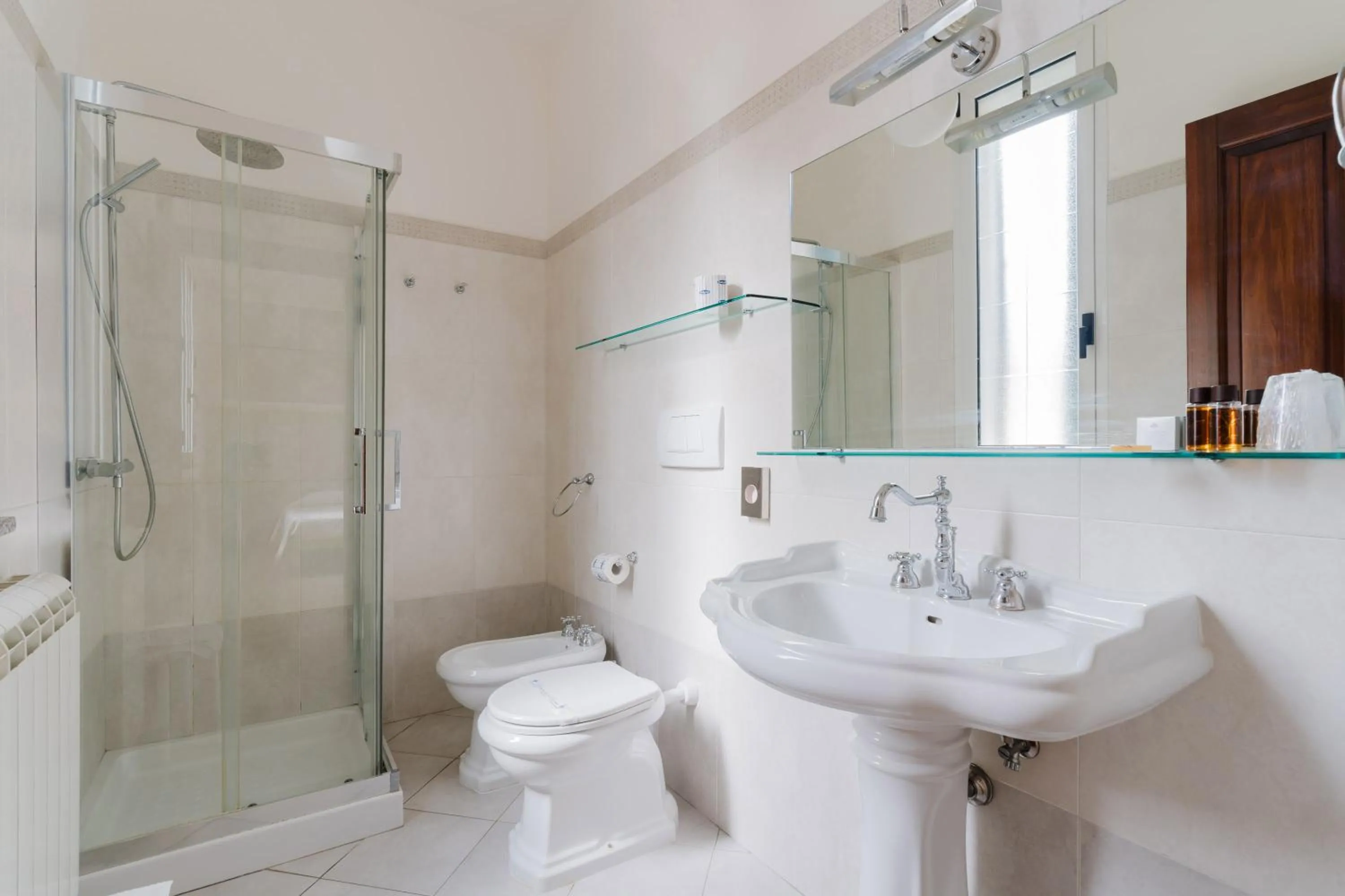 Shower in Lamendolara B&B